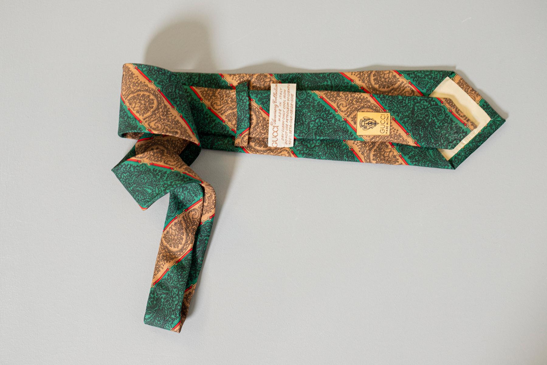 Vintage Gucci all-silk tie with paisley motif For Sale 1
