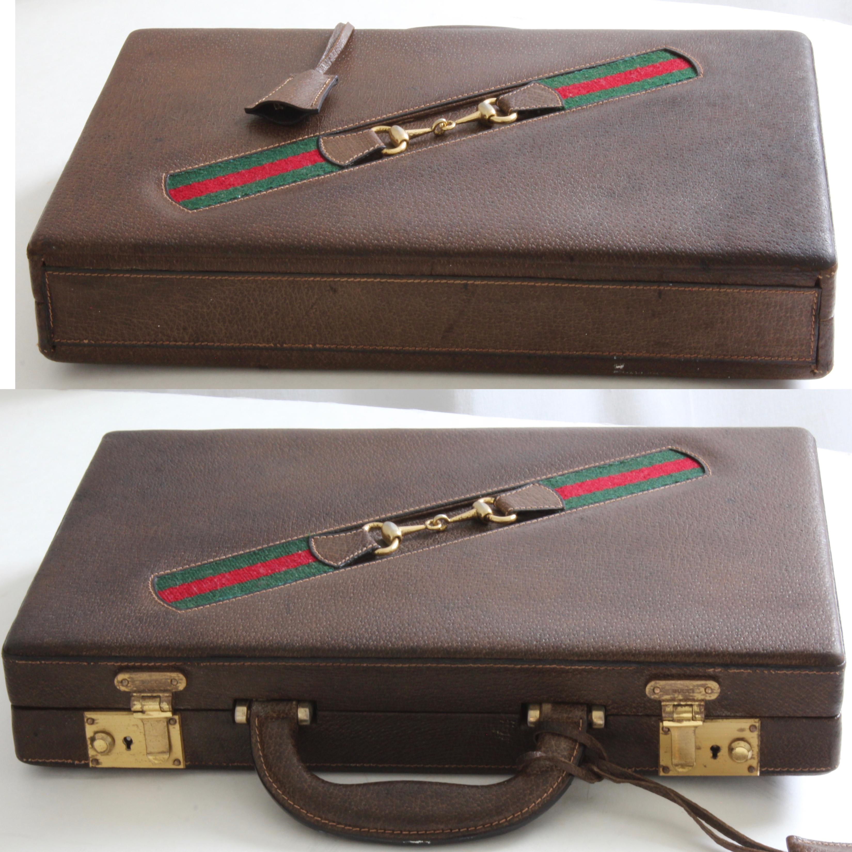 Women's or Men's Vintage Gucci Backgammon Game Travel Leather Case Horse-bit Webbing 70s 
