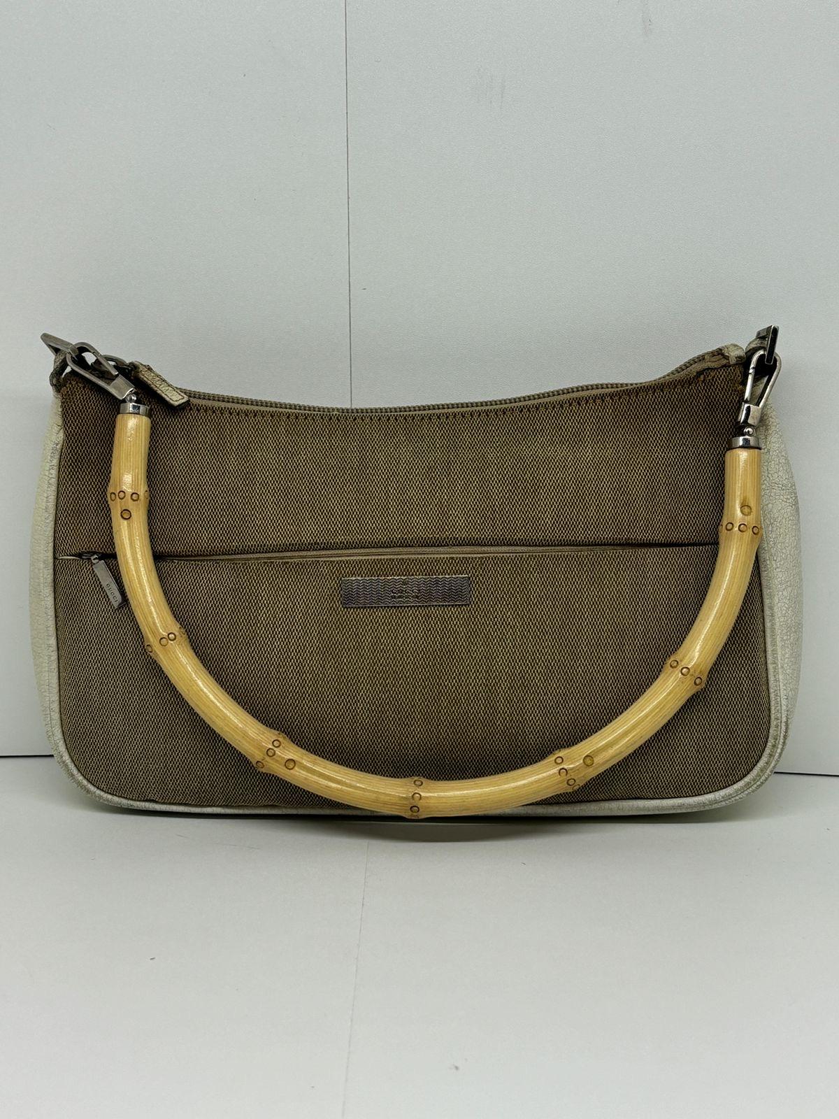 Vintage Gucci Bamboo Handle Beige Pochette In Good Condition For Sale In Jakarta, Daerah Khusus Ibukota Jakarta