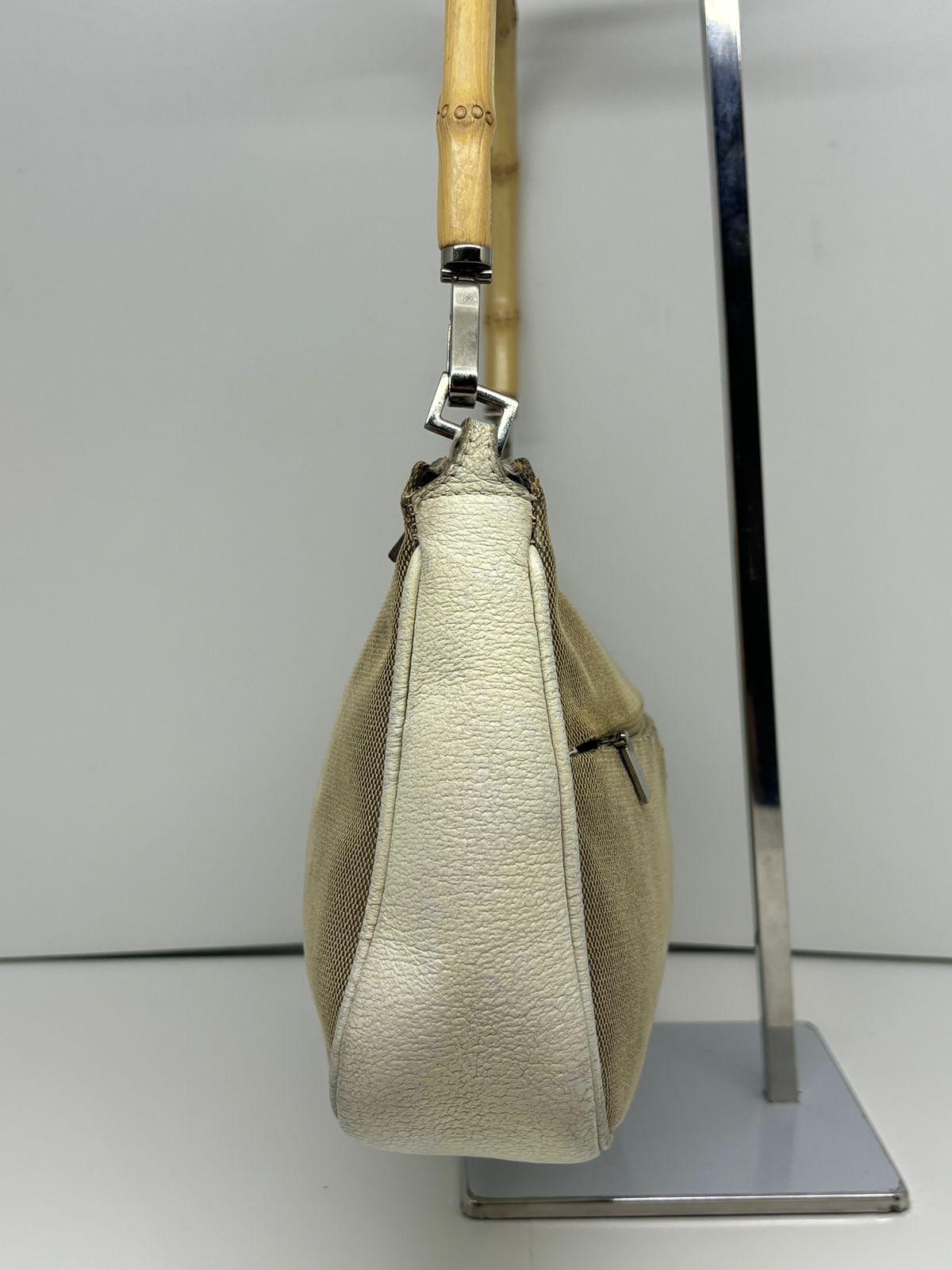 Women's Vintage Gucci Bamboo Handle Beige Pochette For Sale