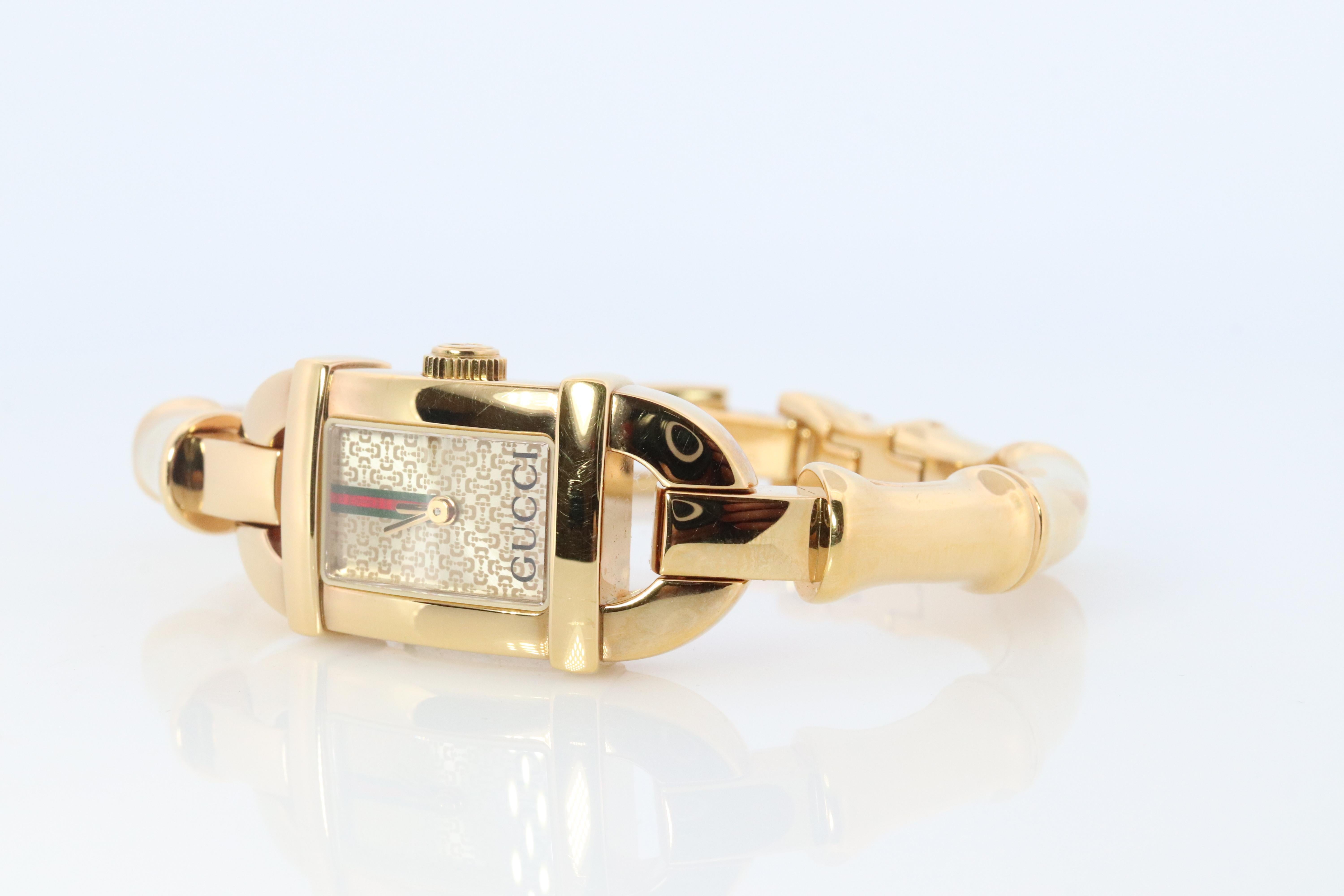 Vintage GUCCI Bangle 6800L Watch Gucci Ladies Bangle Gold Tone Bamboo Wristwatch In Good Condition For Sale In Port Charlotte, FL