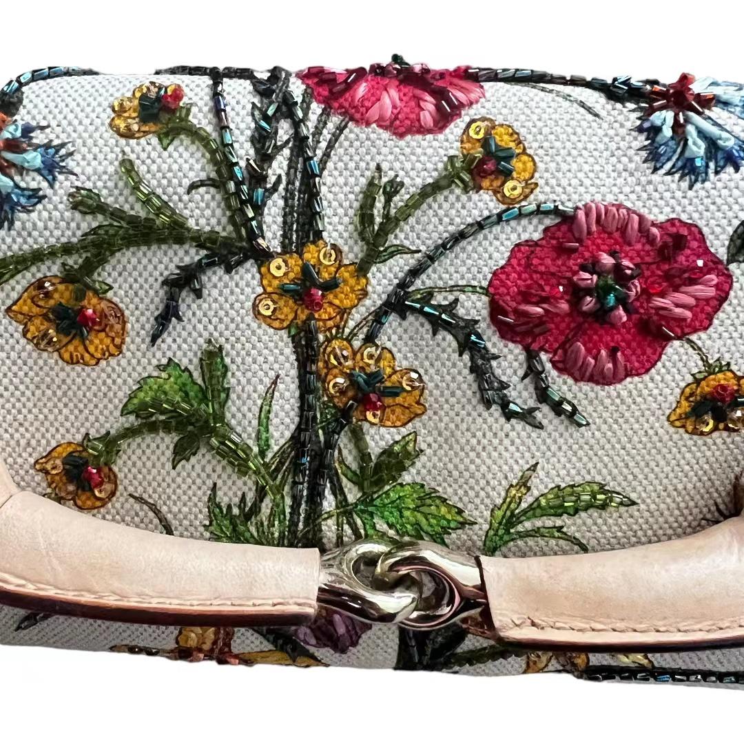Vintage Gucci Beaded Floral Horsebit Chain bag In Good Condition In Aurora, IL