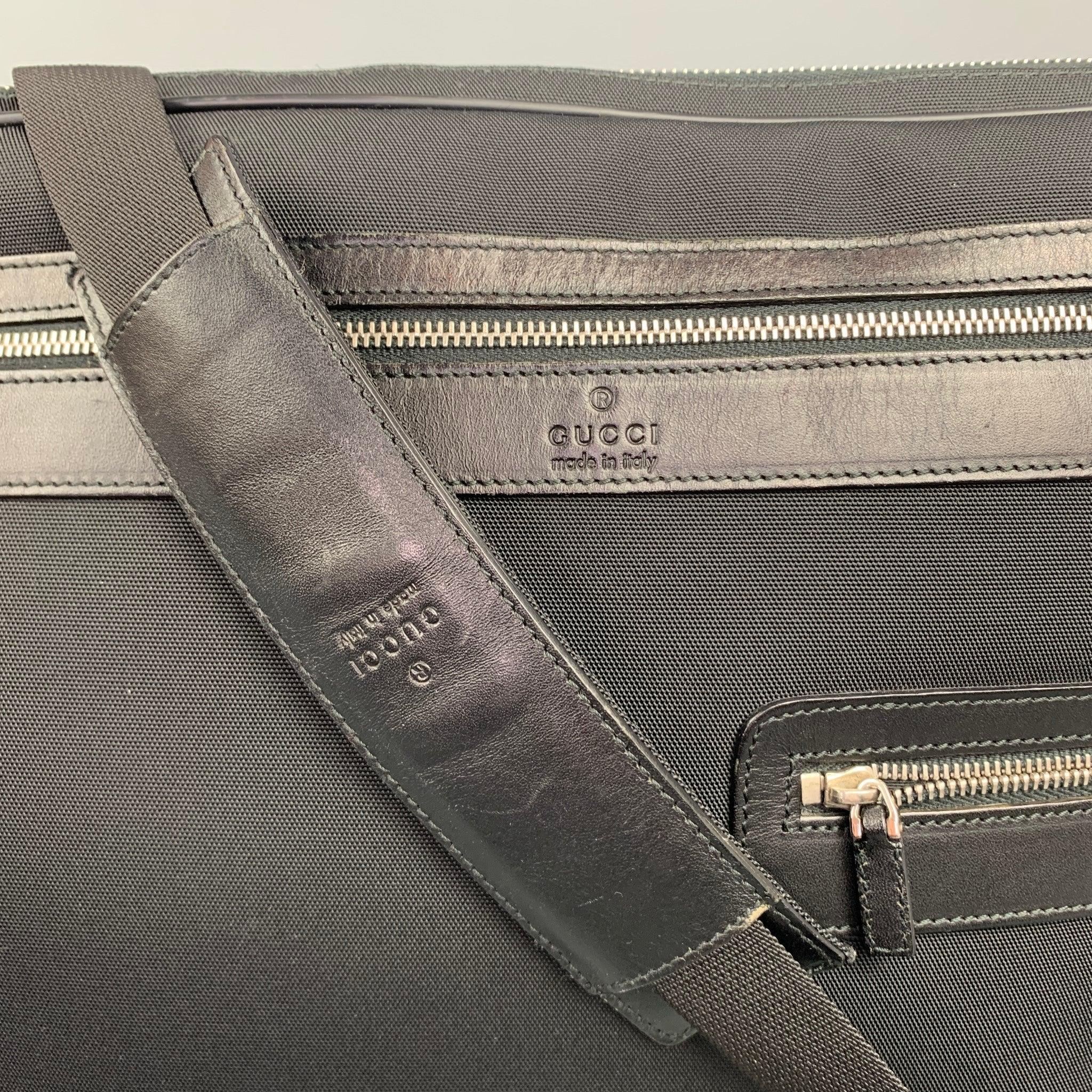 Vintage GUCCI Black Canvas Leather Trim Messenger Bag In Good Condition For Sale In San Francisco, CA
