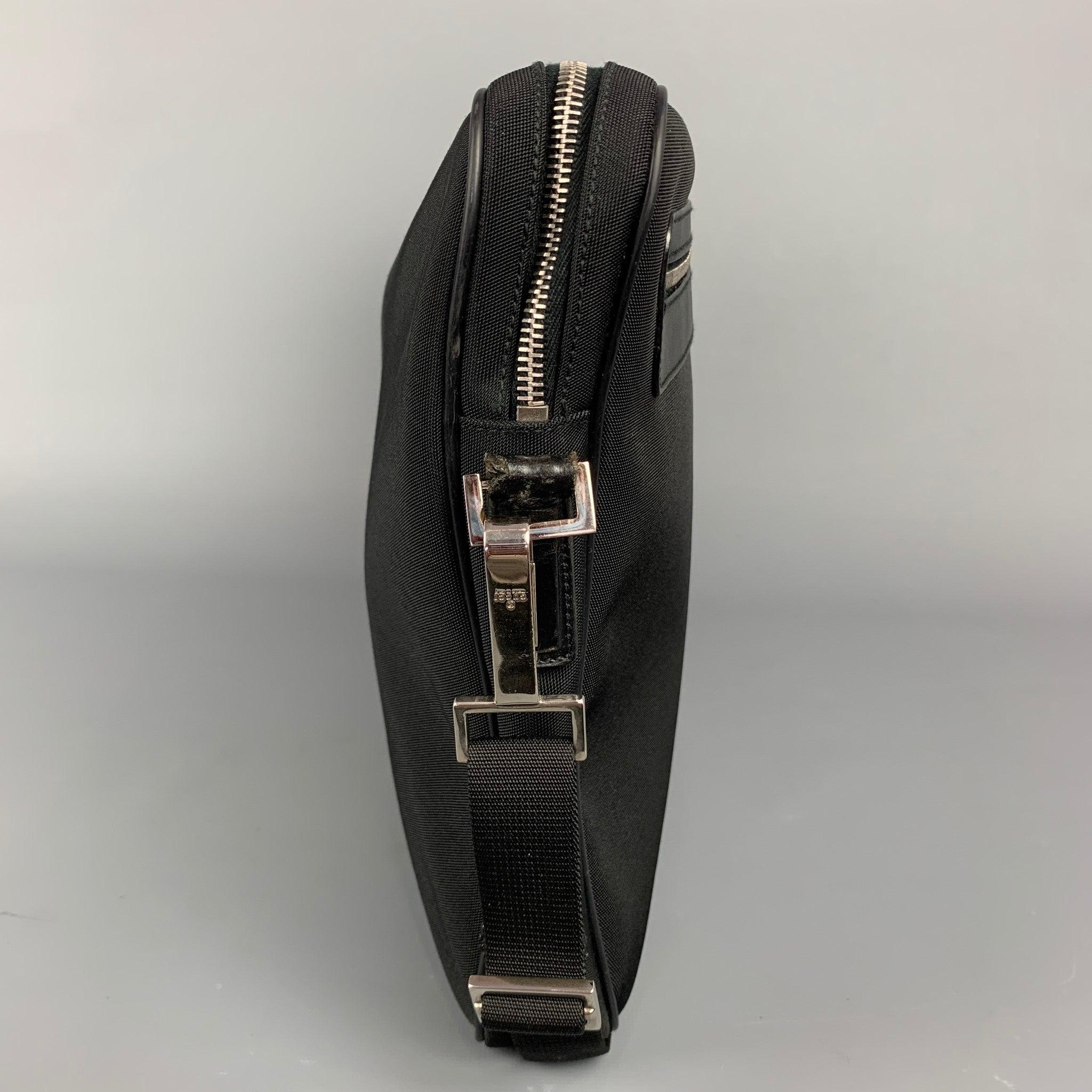 Men's Vintage GUCCI Black Canvas Leather Trim Messenger Bag For Sale