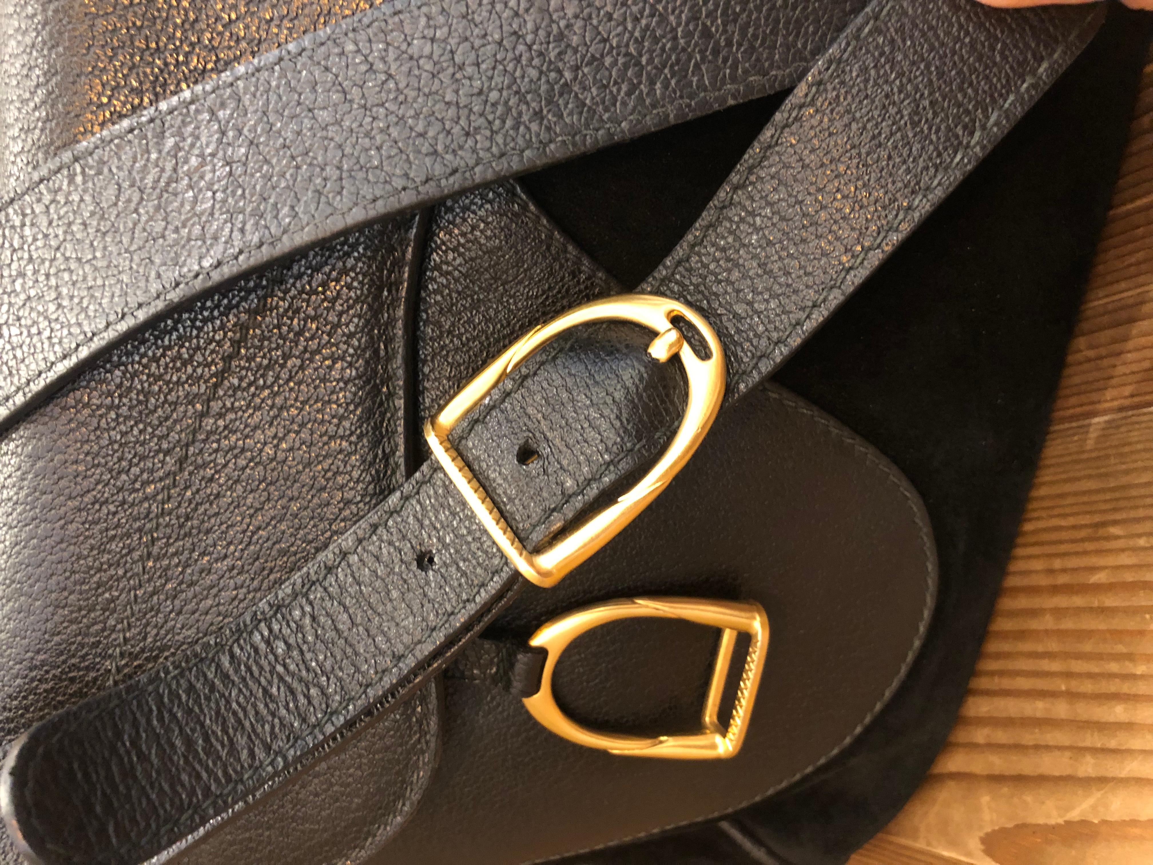 Vintage GUCCI Black Nubuck Leather Saddle Camera Bag Unisex Mens For Sale 4