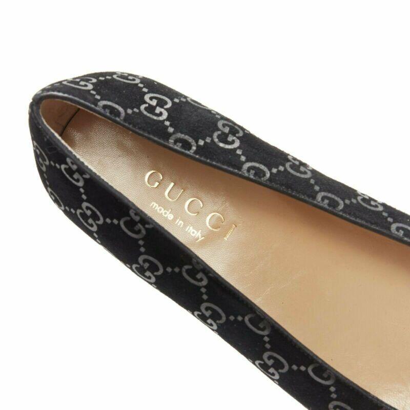 Mocassins à bout carré en daim noir imprimé du monogramme vintage de Gucci EU36.5C en vente 5