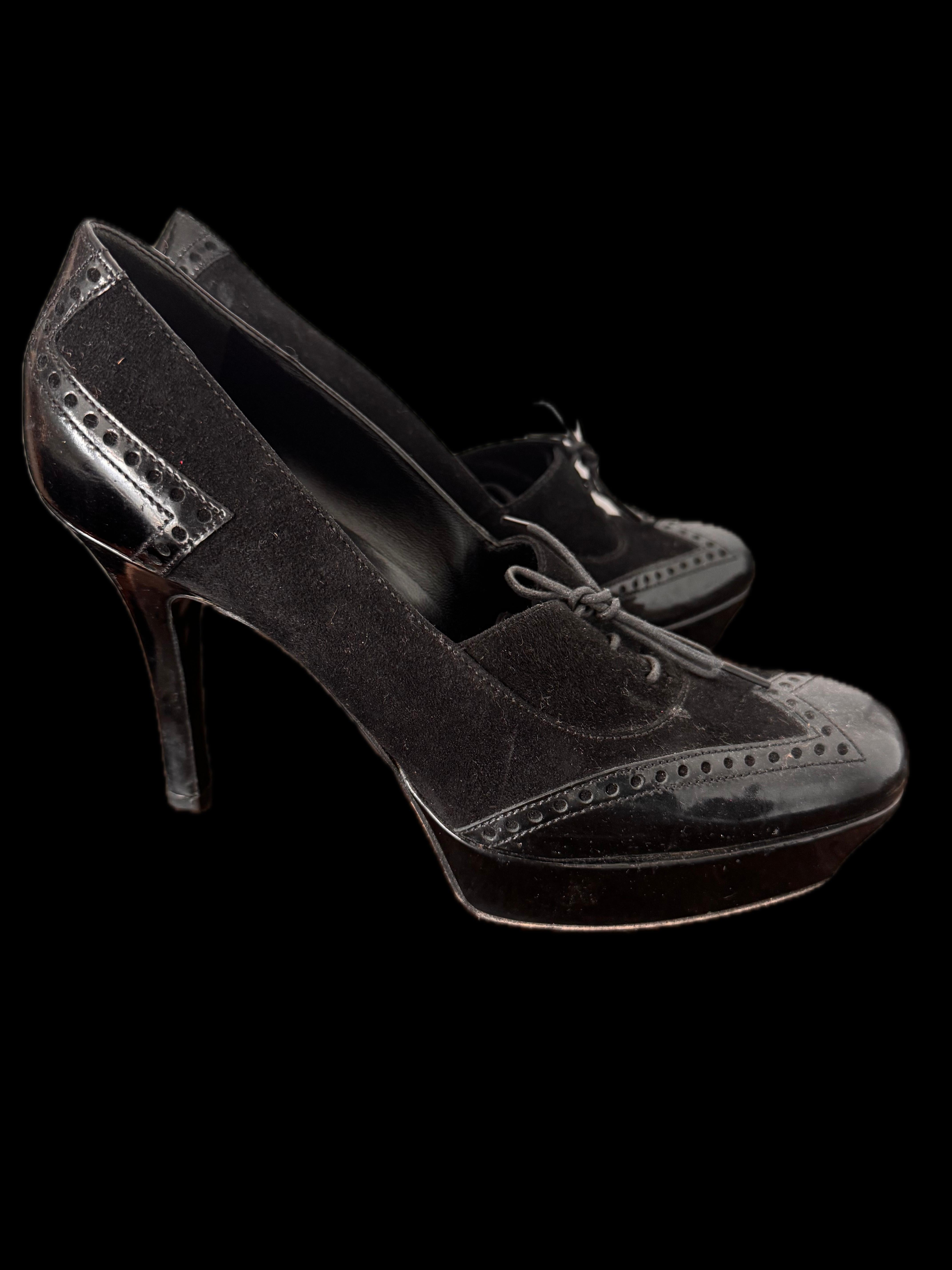 Vintage Gucci Black Sued/patent Pump lace up In Excellent Condition In Toronto, CA