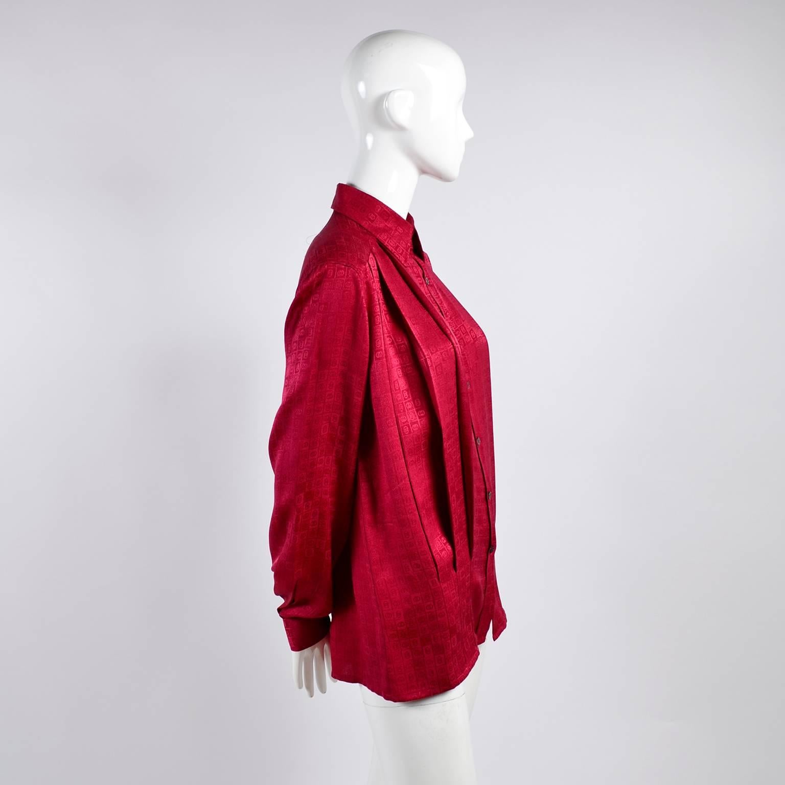 Gucci Vintage Pleated Red Silk Blouse With Tonal Gucci Logo Print 2
