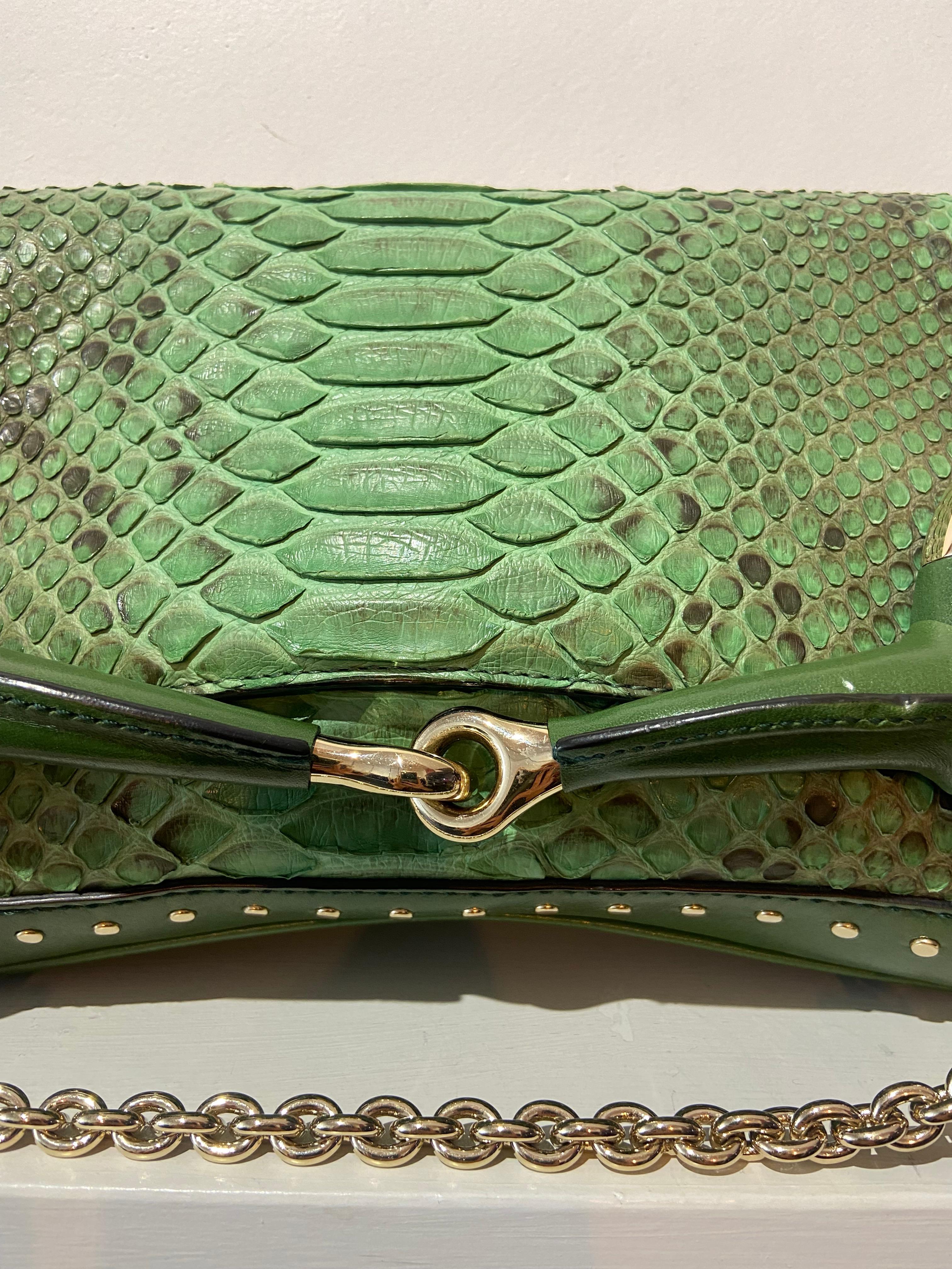 Women's Vintage Gucci by Tom Ford 2004 Green Lizard Clutch For Sale
