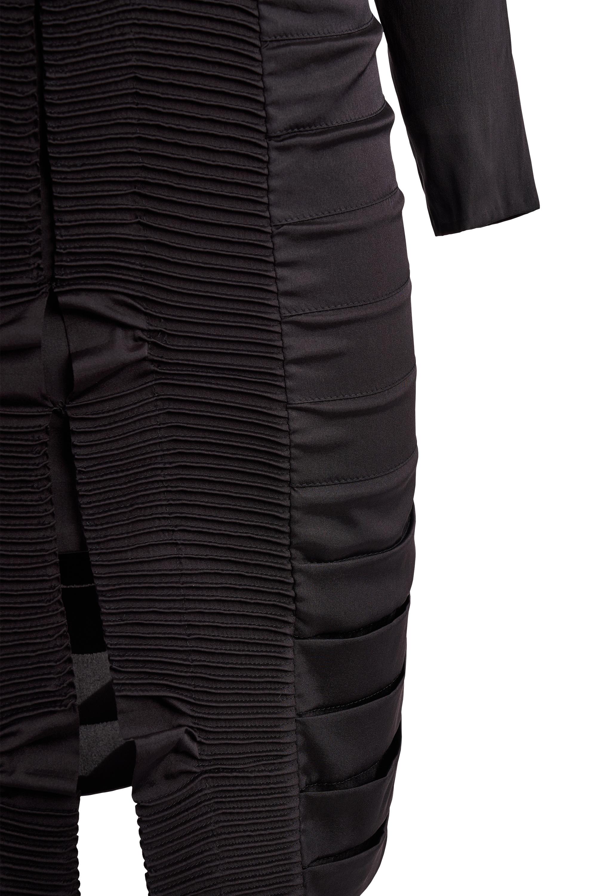 Vintage By Tom Ford Gucci F/W 2004 Laufstegkleid aus Seidenplissé für Damen oder Herren im Angebot