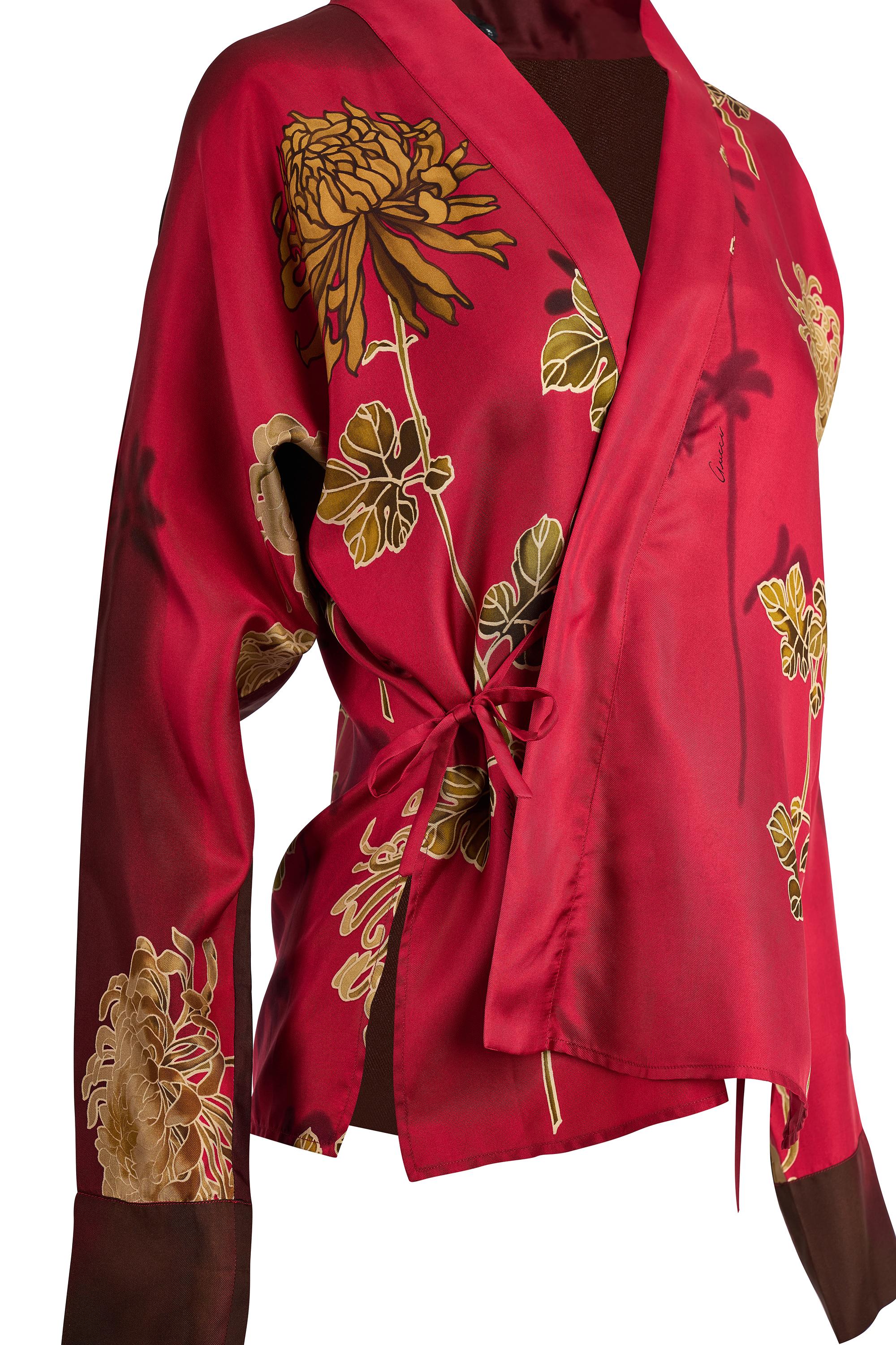Women's or Men's Vintage Gucci by Tom Ford S/S 2001 Floral Red Silk Kimono For Sale