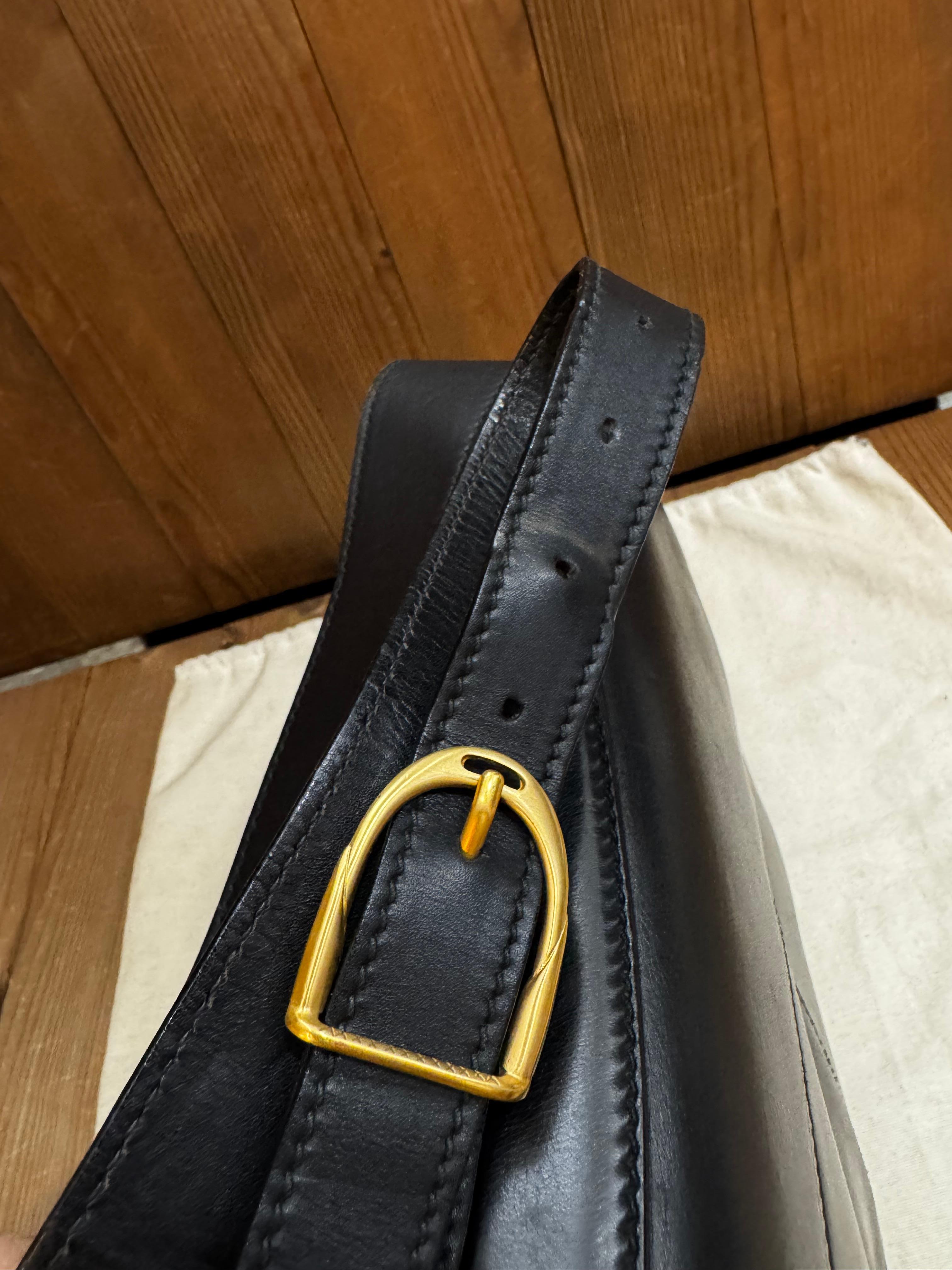 Vintage GUCCI Leather Calfskin Saddle Camera Bag Unisex Mens Black 8