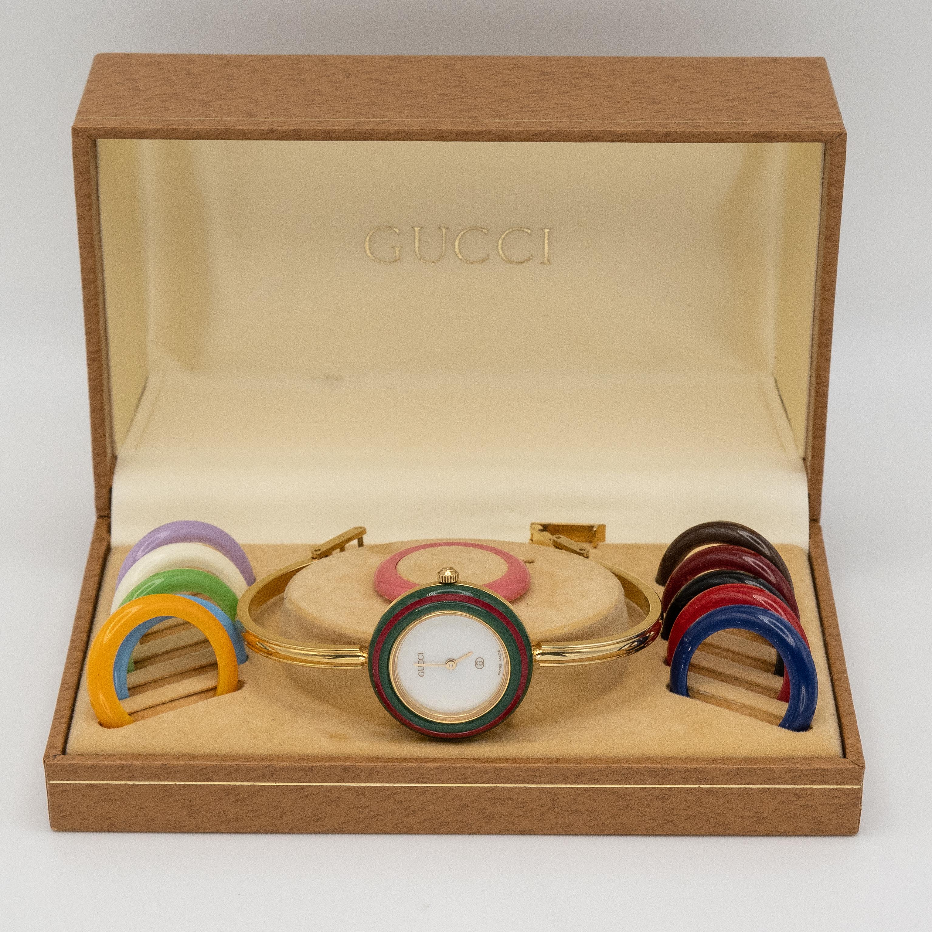 Vintage Gucci Change Bezel Gold Plated Bangle Watch Timepiece Complete Set en venta 4