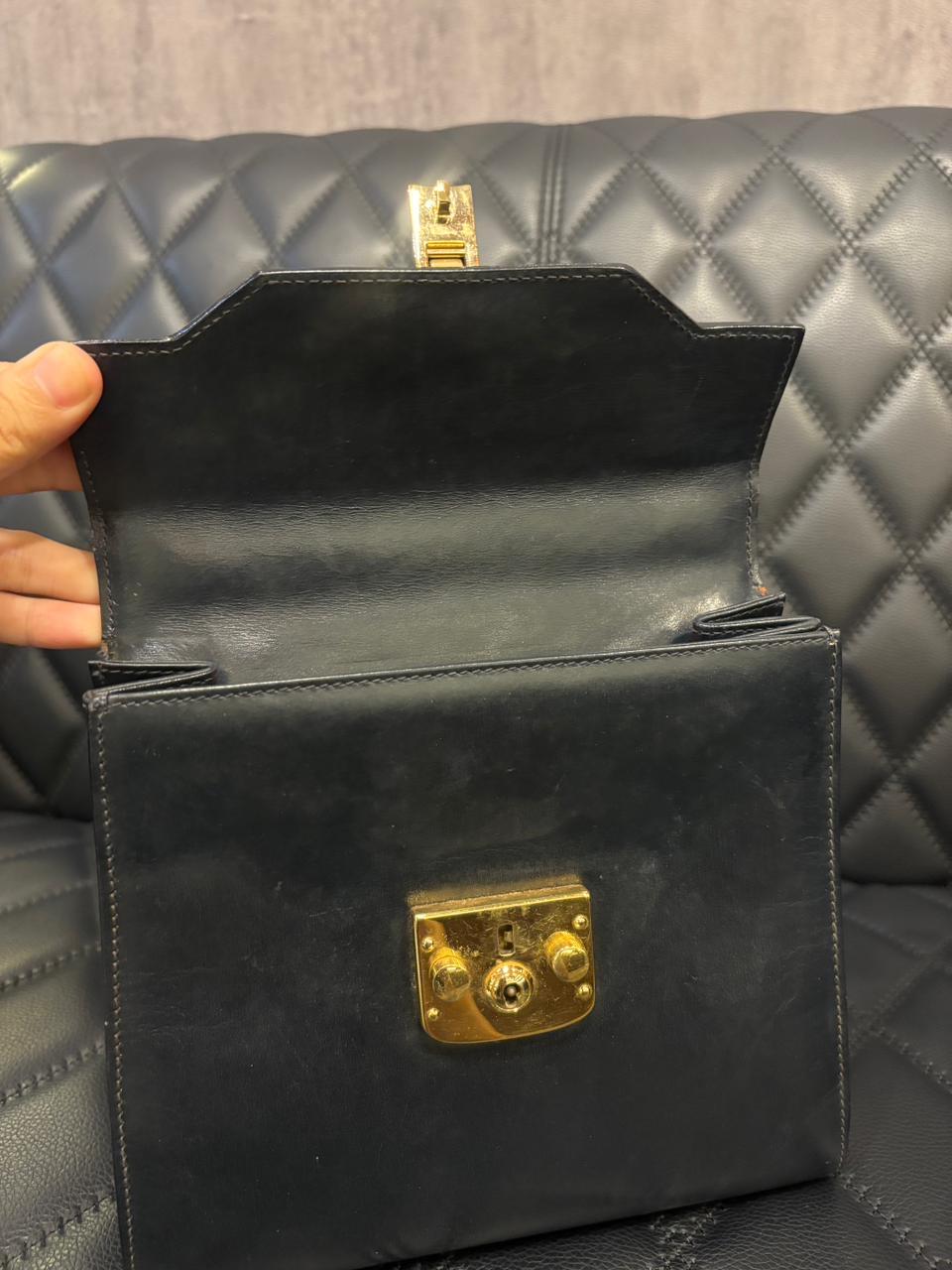 Vintage Gucci Black Small Lady Lock Top Handle Bag en vente 14