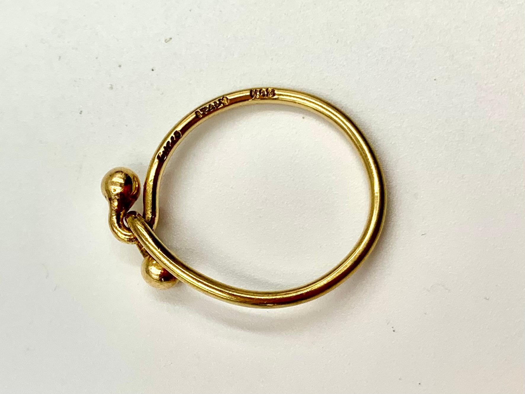 da uomo o donna Anello vintage Gucci con doppio gancio in oro giallo 18 carati in vendita