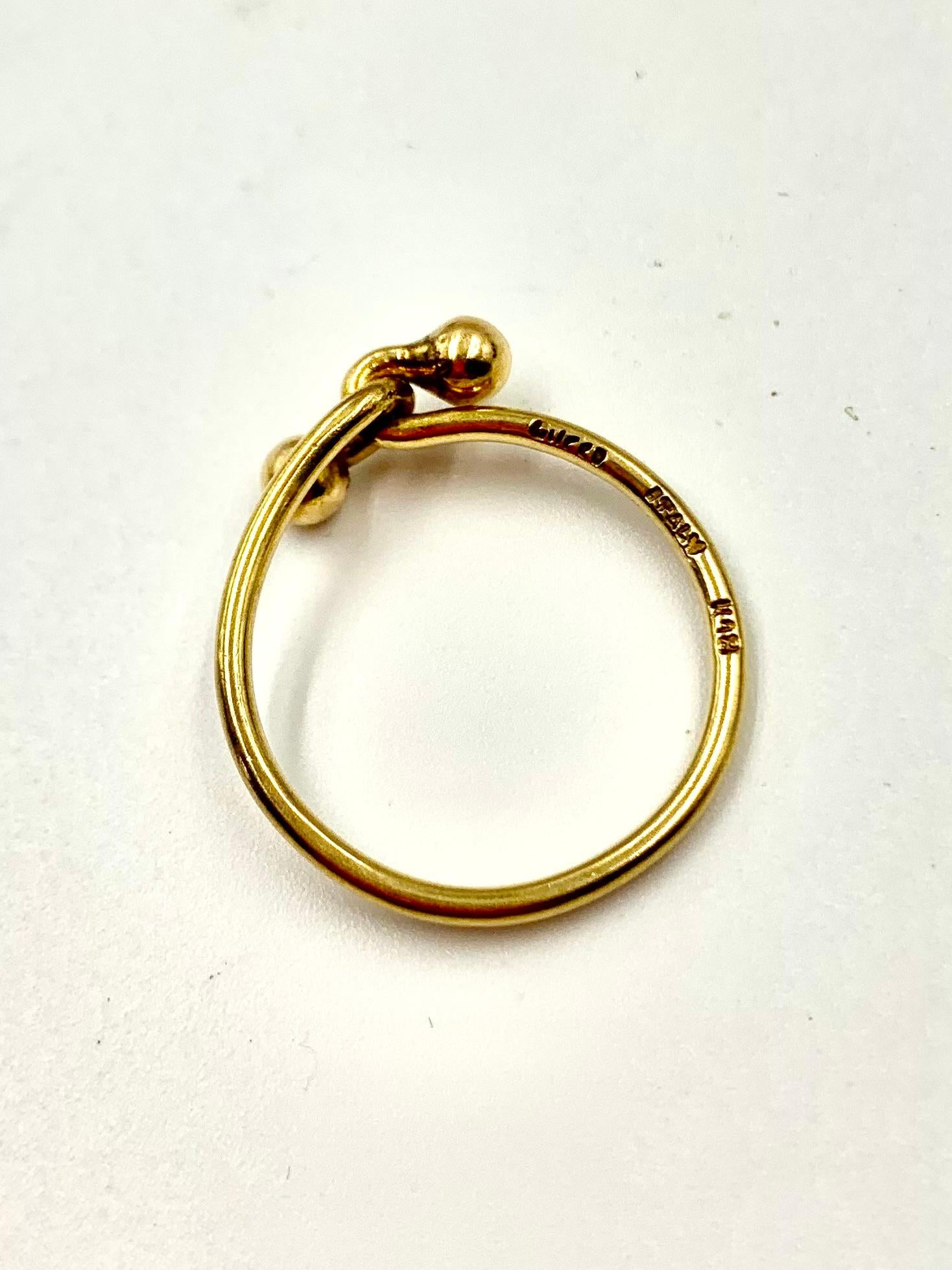Anello vintage Gucci con doppio gancio in oro giallo 18 carati in vendita 5