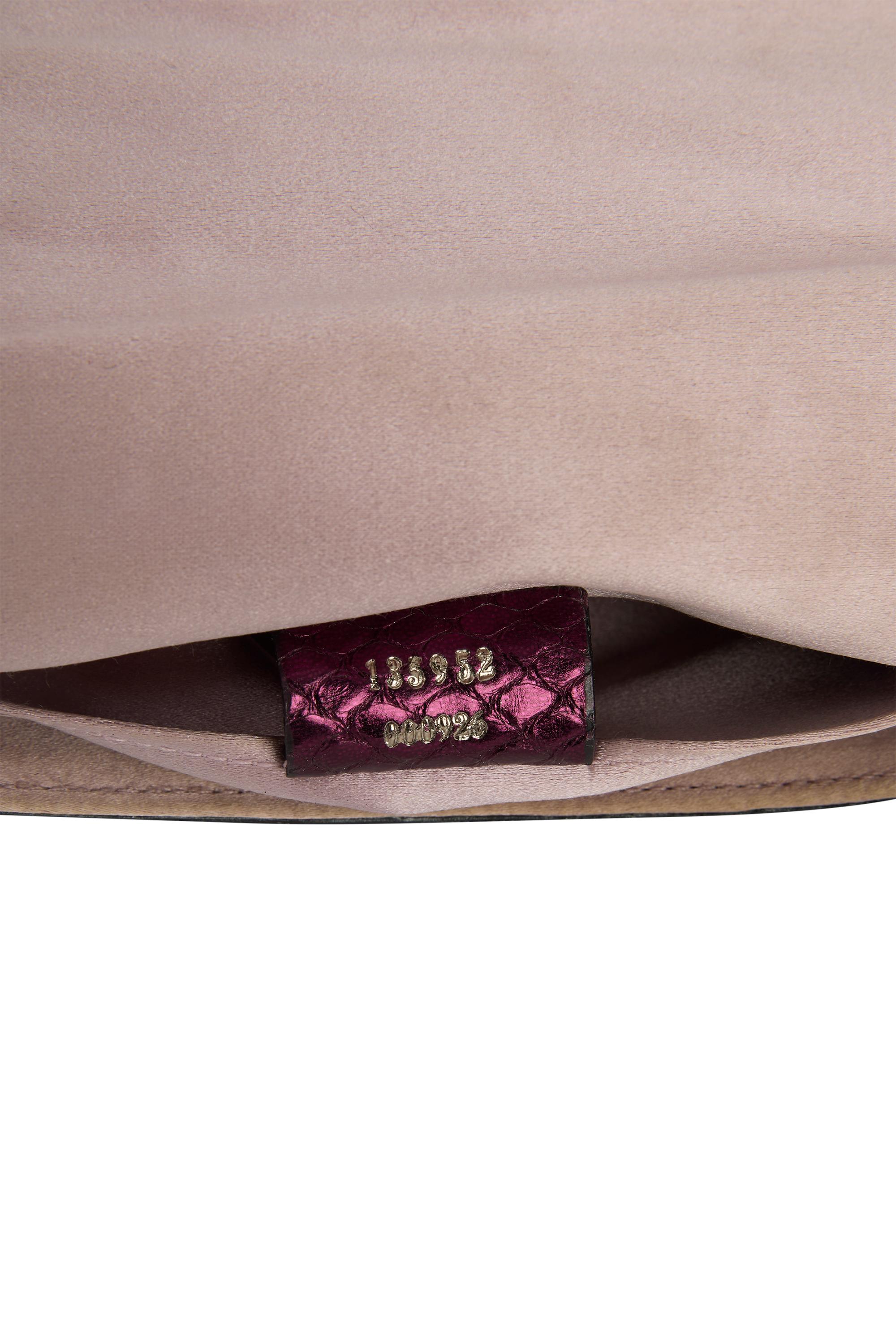 Vintage Gucci F&F Vintage 2004 Pochette en python irisé violet Unisexe en vente