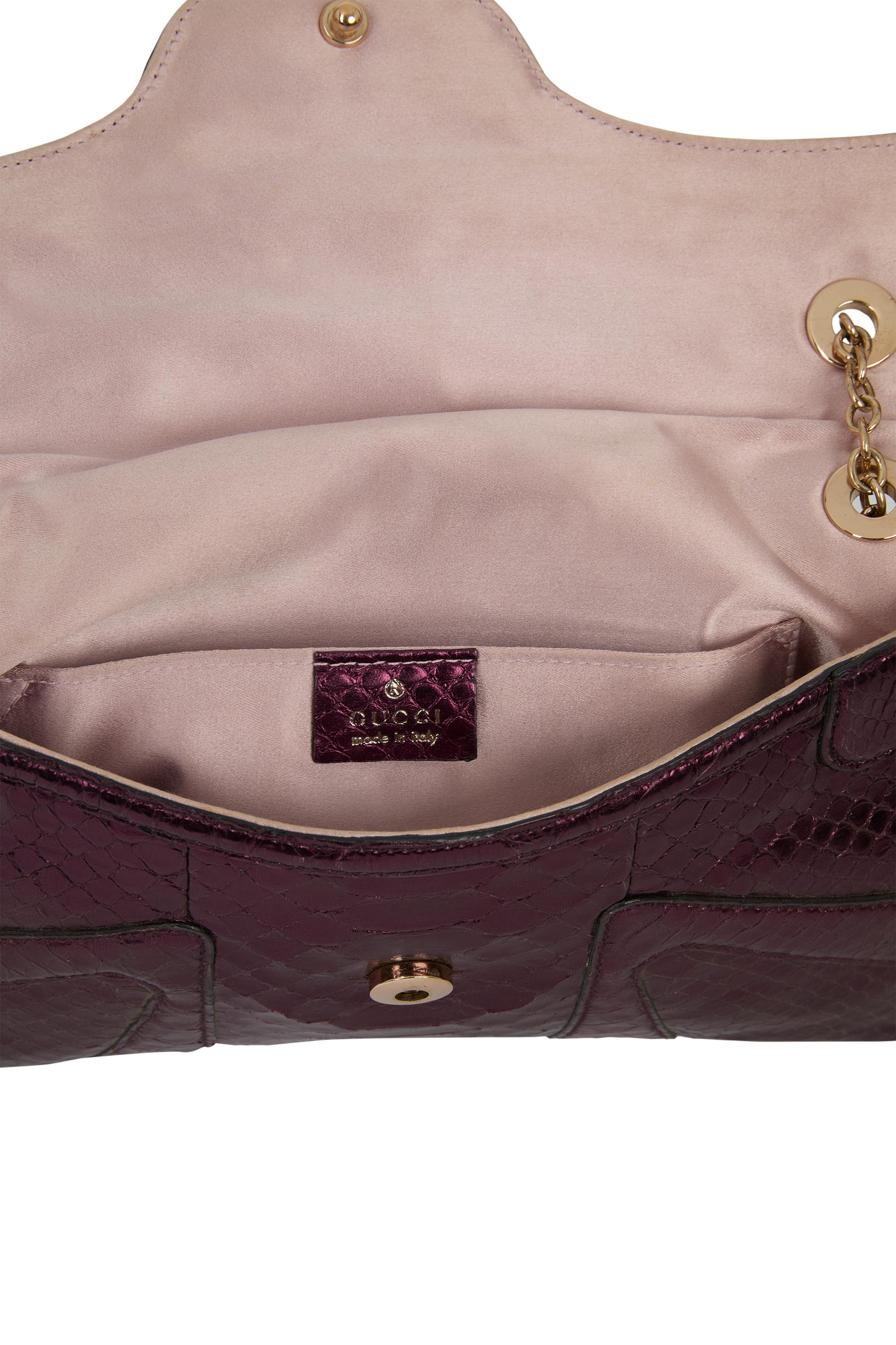 Vintage Gucci F&F Vintage 2004 Pochette en python irisé violet en vente 1