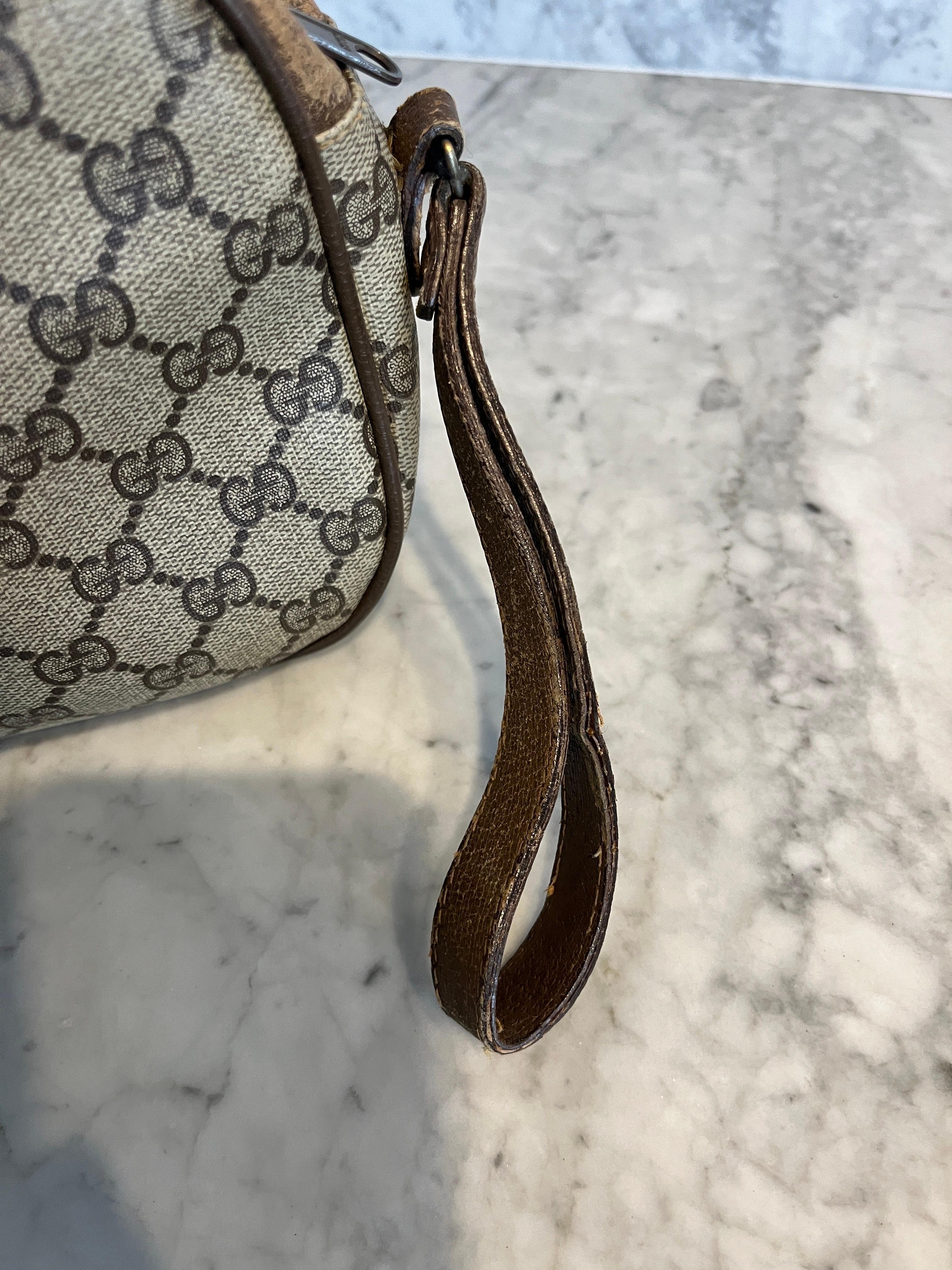 Vintage GUCCI GG PLUS Pouch Bag For Sale 5