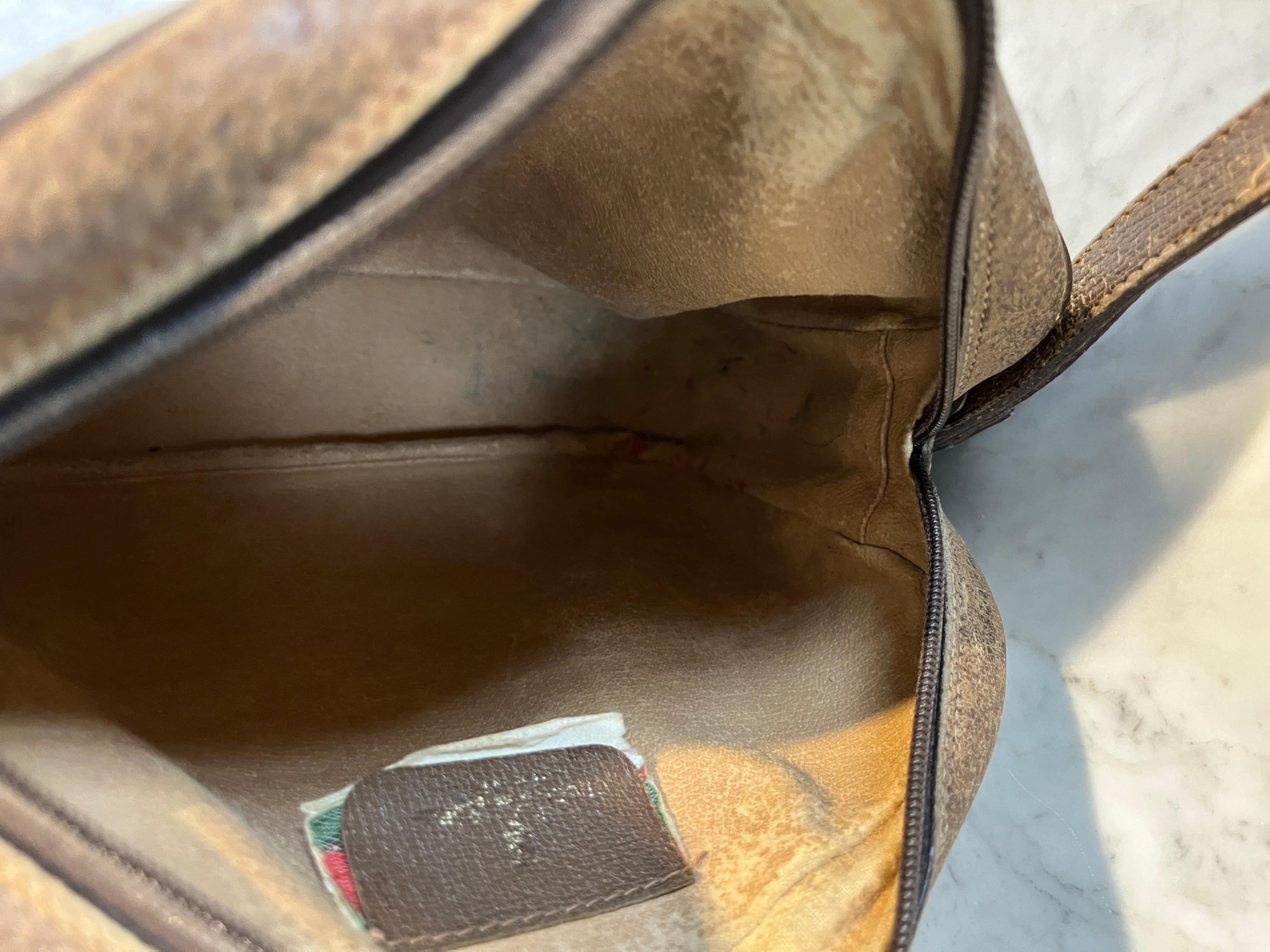 Vintage GUCCI GG PLUS Pouch Bag For Sale 8