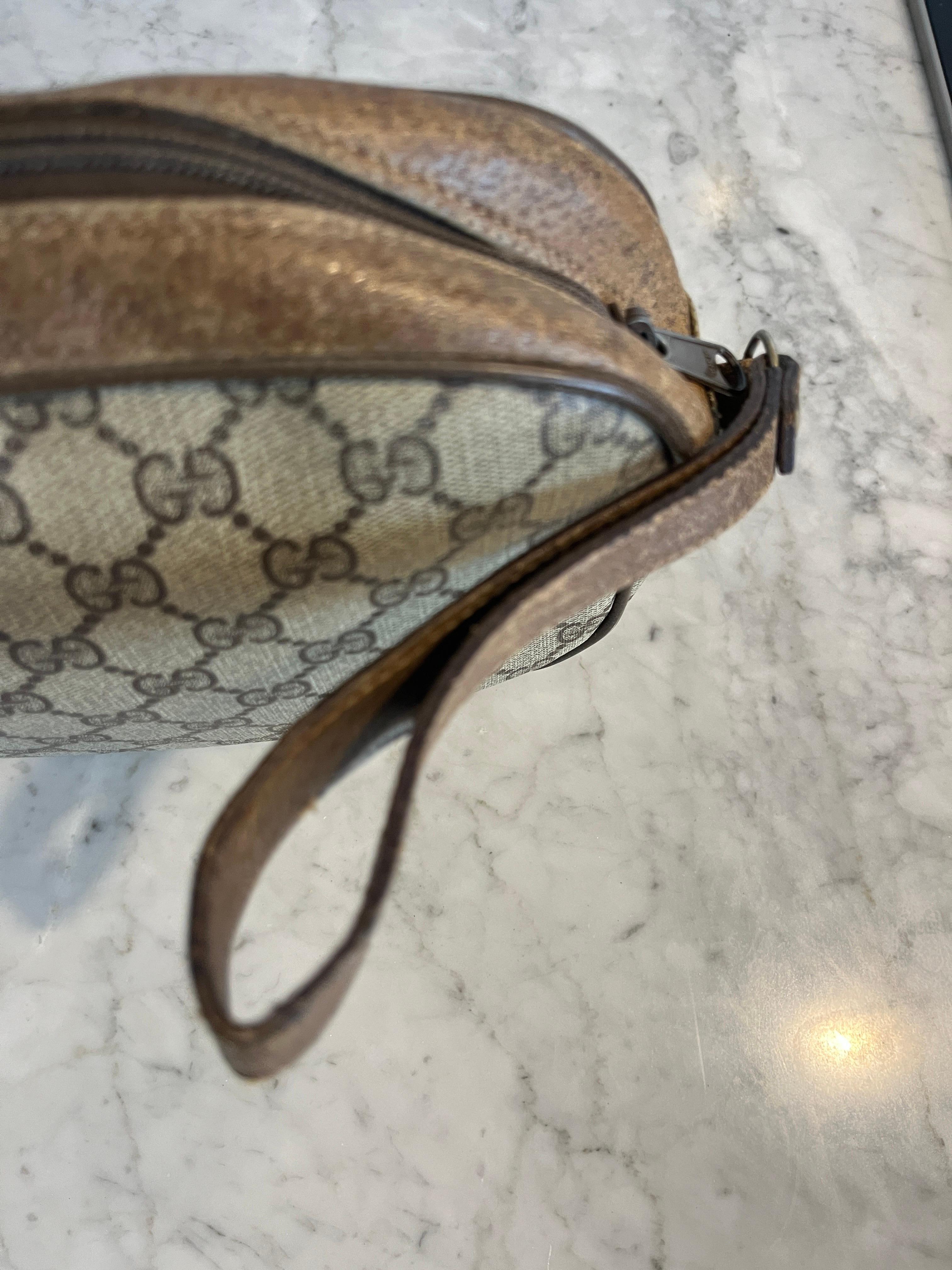 Vintage GUCCI GG PLUS Pouch Bag For Sale 9