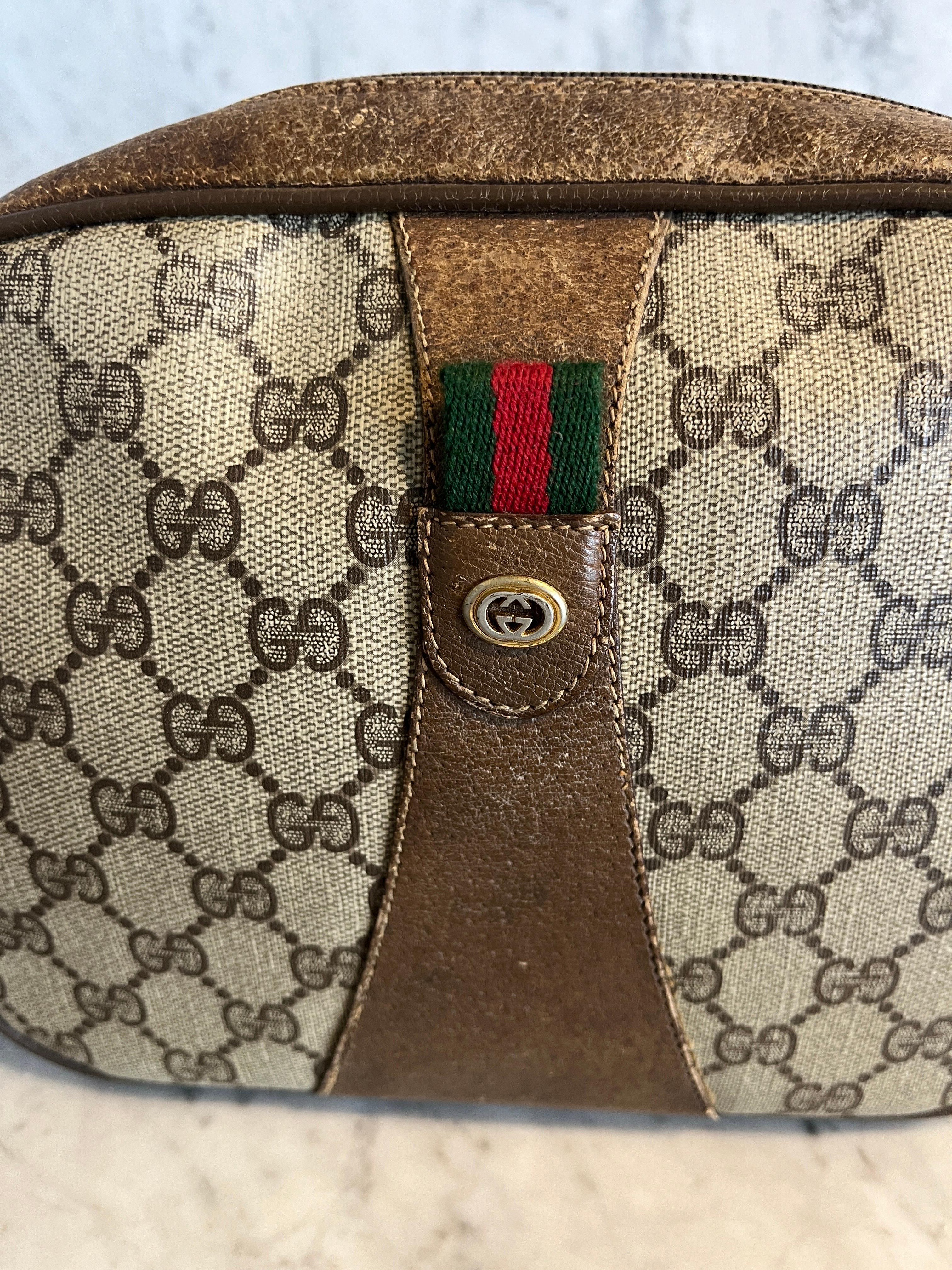 Black Vintage GUCCI GG PLUS Pouch Bag For Sale