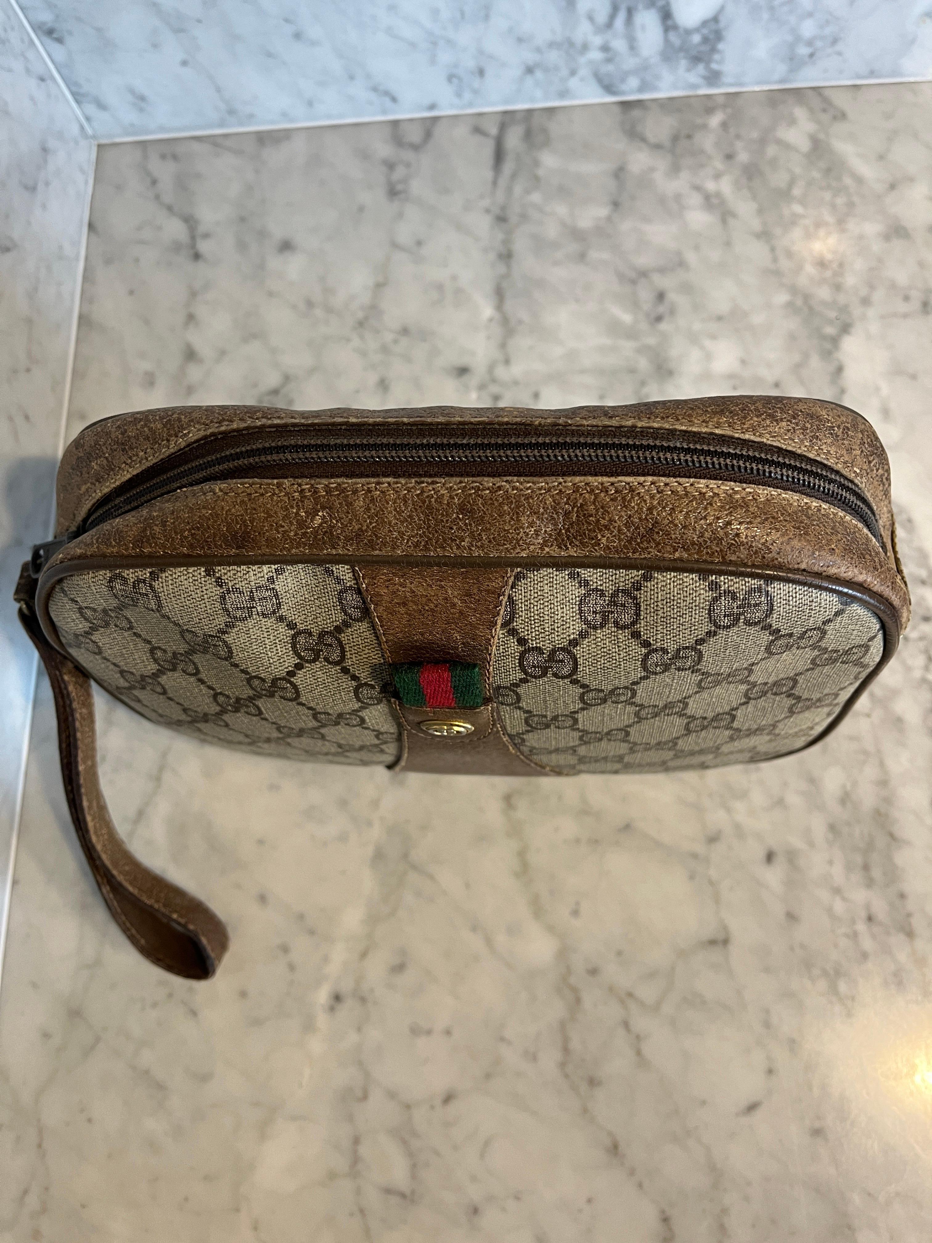 Vintage GUCCI GG PLUS Pouch Bag For Sale 2