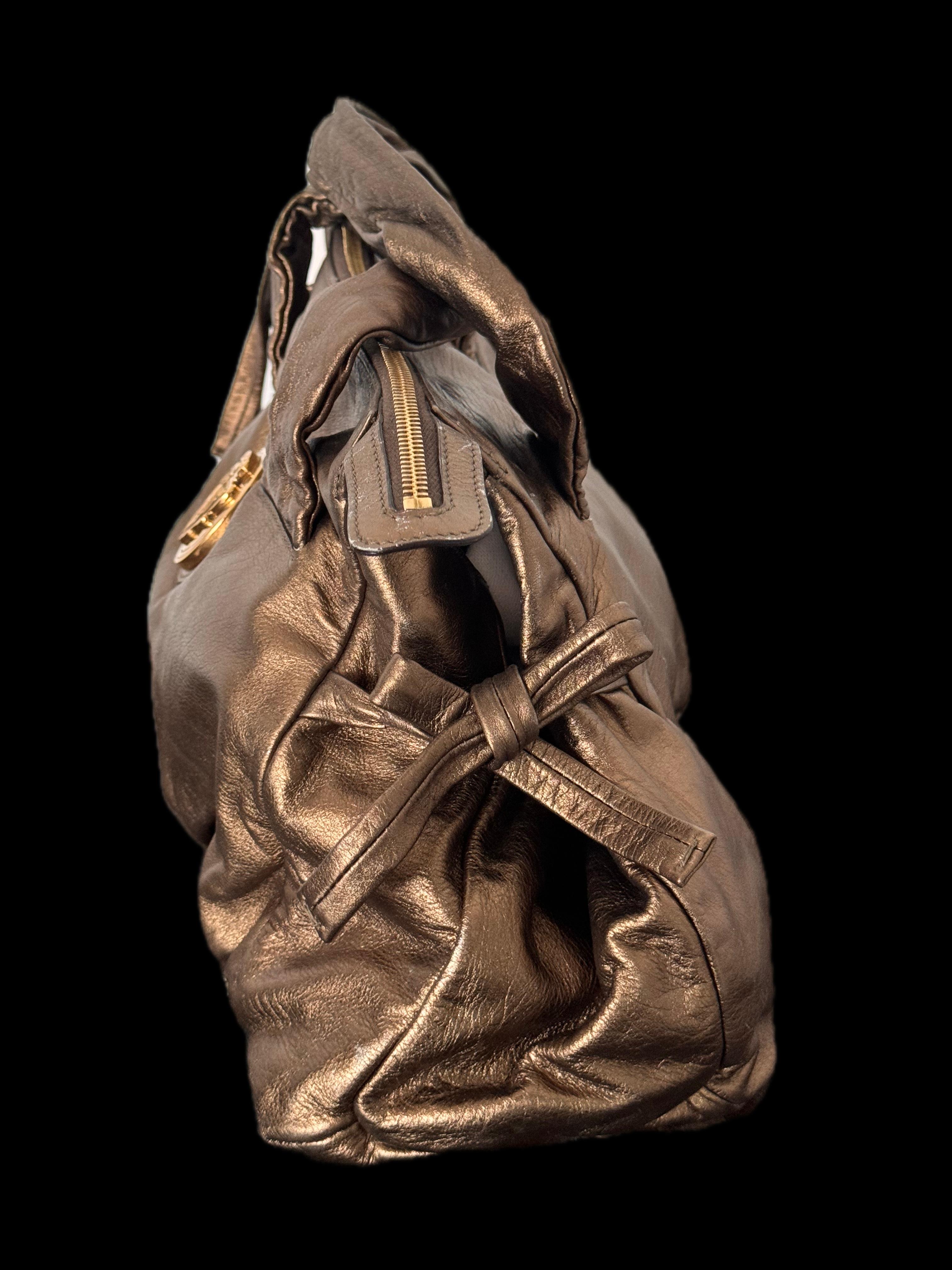 Vintage Gucci Gold Metallic tote with Gold metal plated Knight Gucci Logo In Good Condition In Toronto, CA