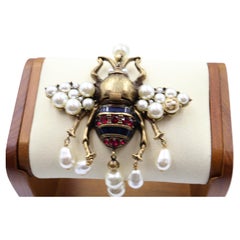 Vintage GUCCI Goldtone Metal,  Glass, Faux Pearl And Crystal Bee Bracelet