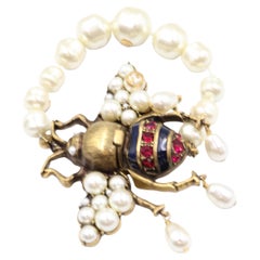 Vintage GUCCI Goldtone Metal,  Glass, Faux Pearl And Crystal Bee Bracelet