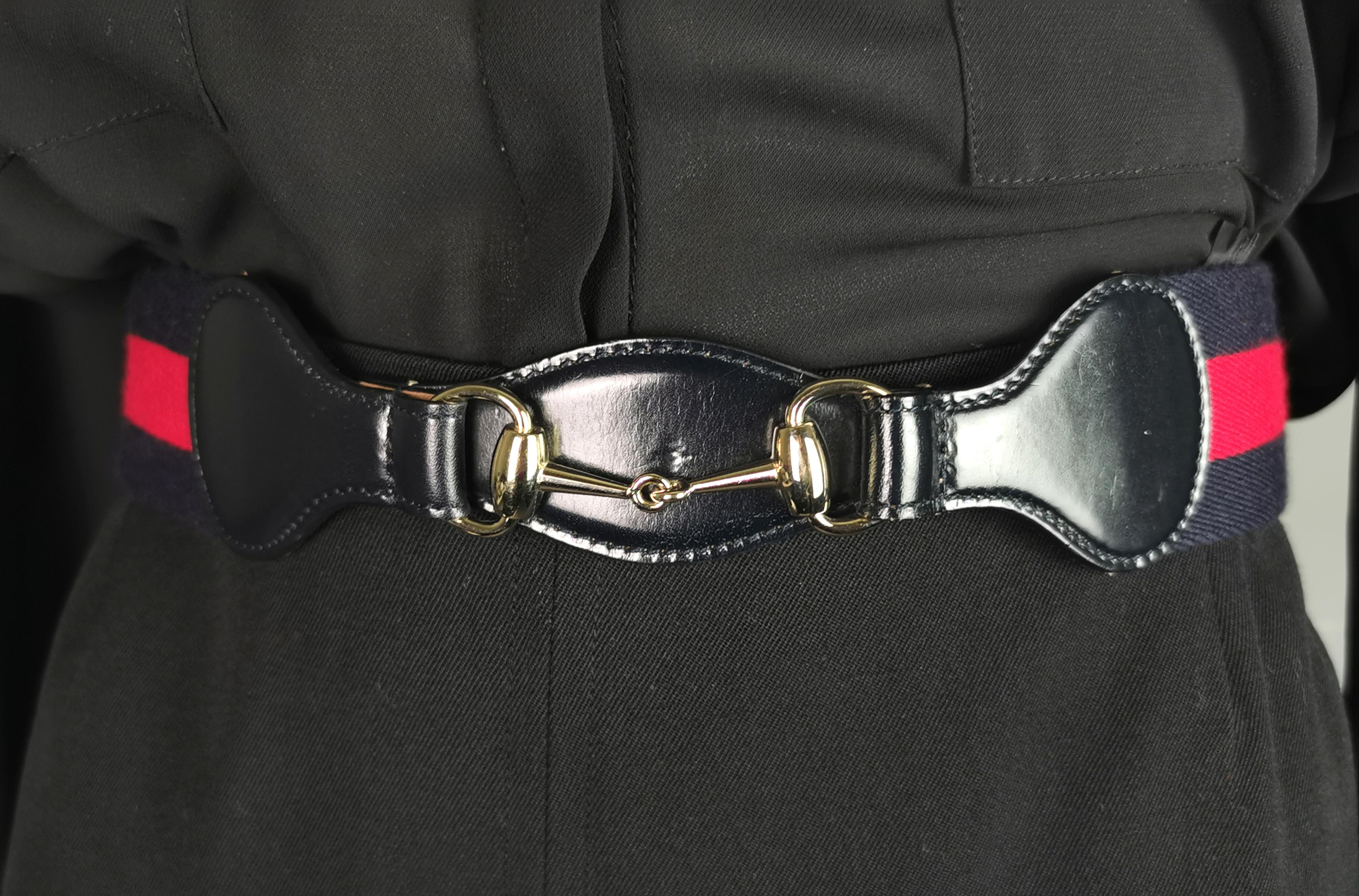 Vintage Gucci Horsebit-Gürtel, marineblaues Leder und Streifen Canvas  im Angebot 6