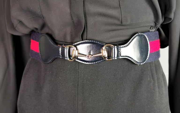 Vintage Gucci Horsebit belt, navy leather and stripe canvas  display picture 3
