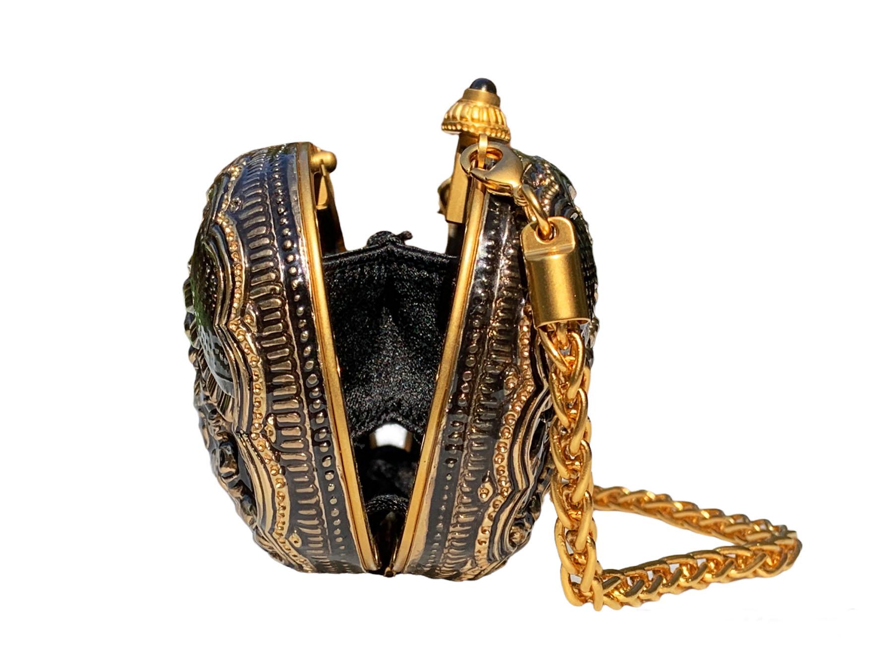 Vintage Gucci Indian Hindu Deities Metal Enamel Gold Black Clutch Minaudiere In New Condition In Montgomery, TX