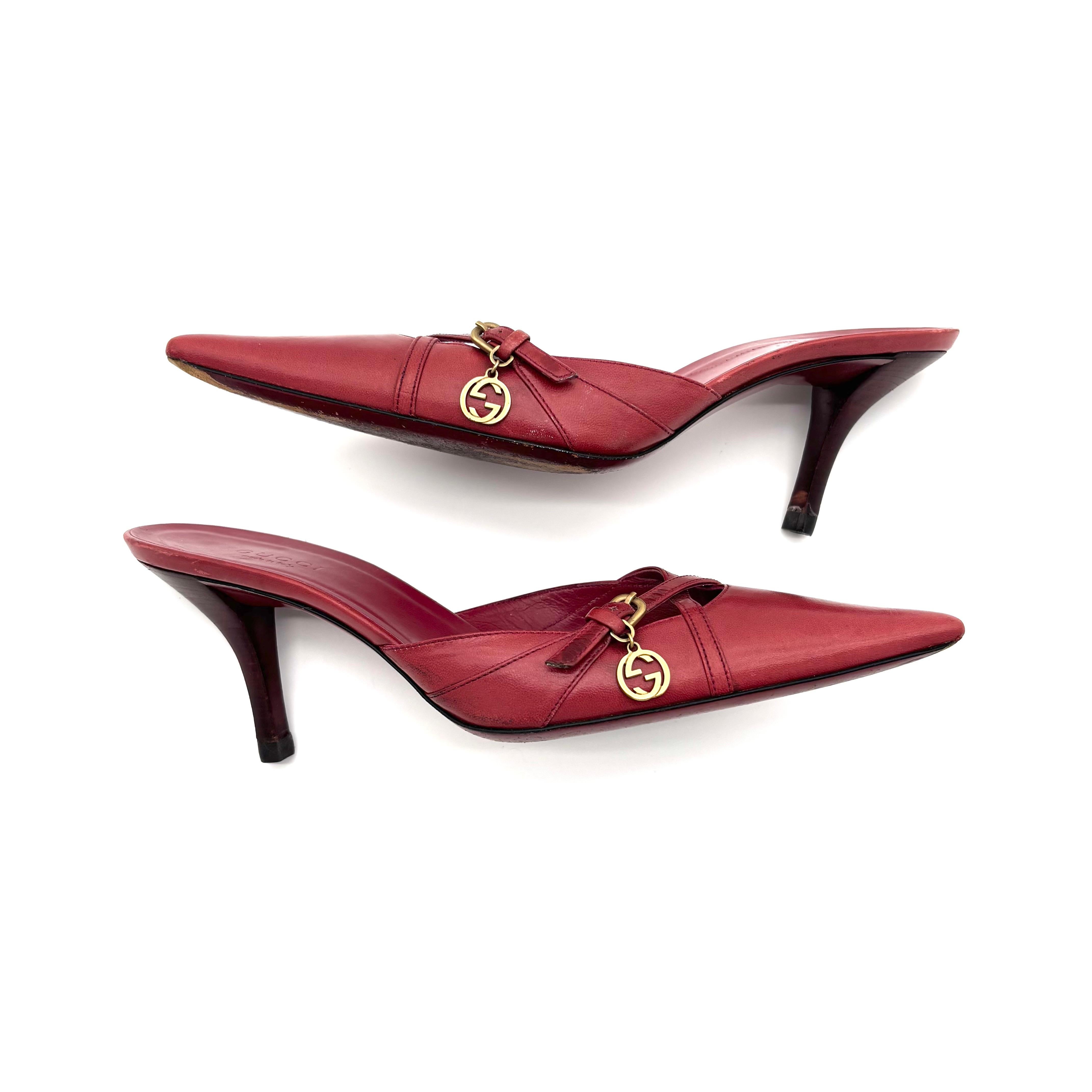 Marron Vintage Gucci Interlocking G Charm Burgundy Pointed Toe Heeled Mules 6 en vente