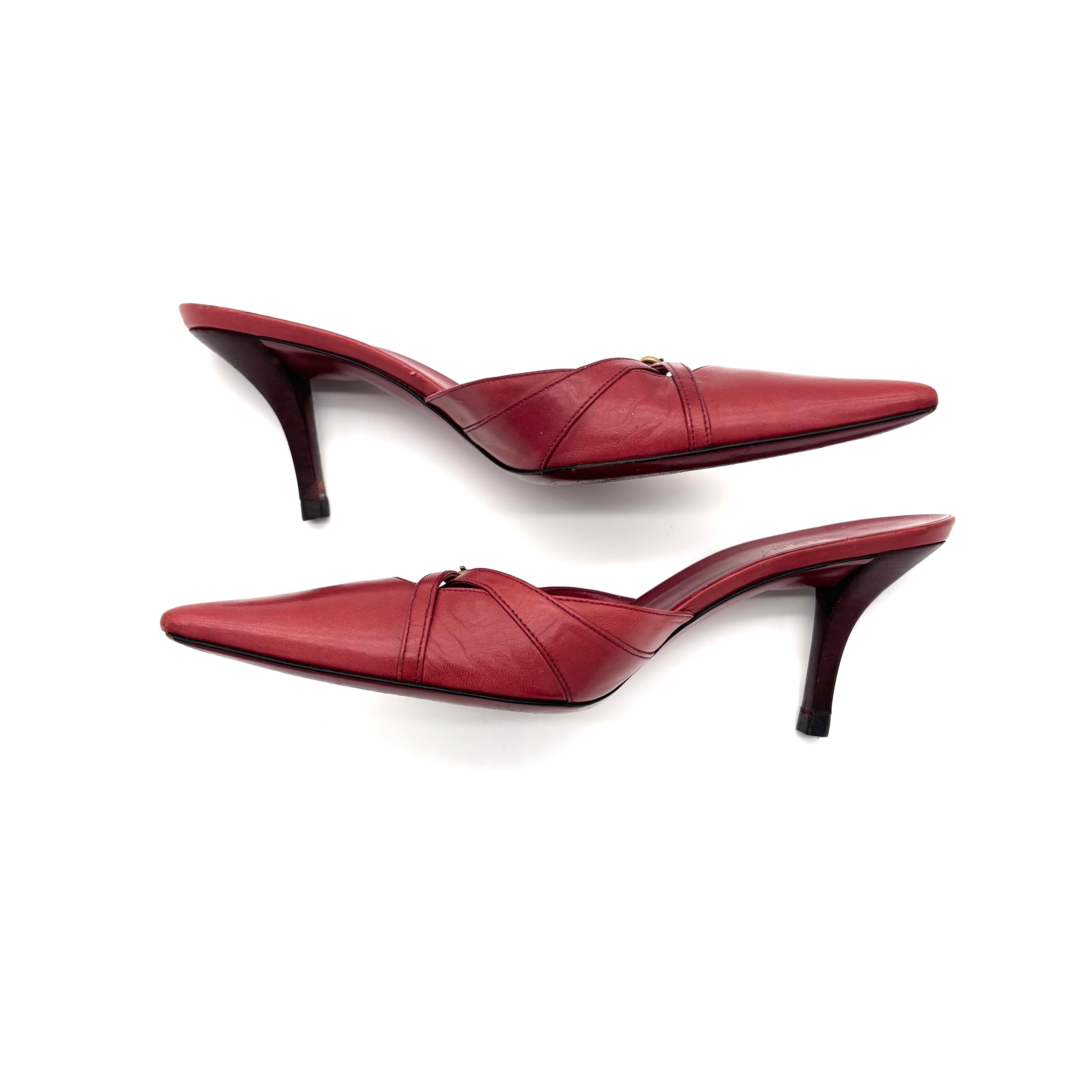 Vintage Gucci Interlocking G Charm Burgundy Pointed Toe Heeled Mules 6 Bon état - En vente à Mechanicsville, VA
