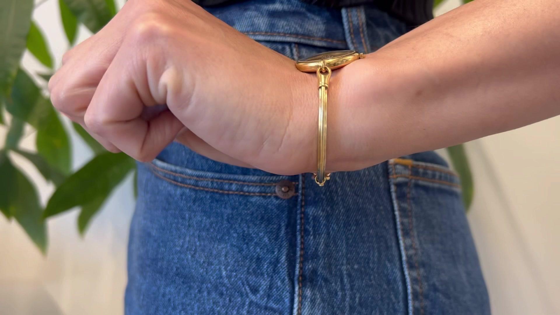 Italienische Vintage Gucci-Armbanduhr aus 18 Karat Gelbgold im Zustand „Gut“ in Beverly Hills, CA
