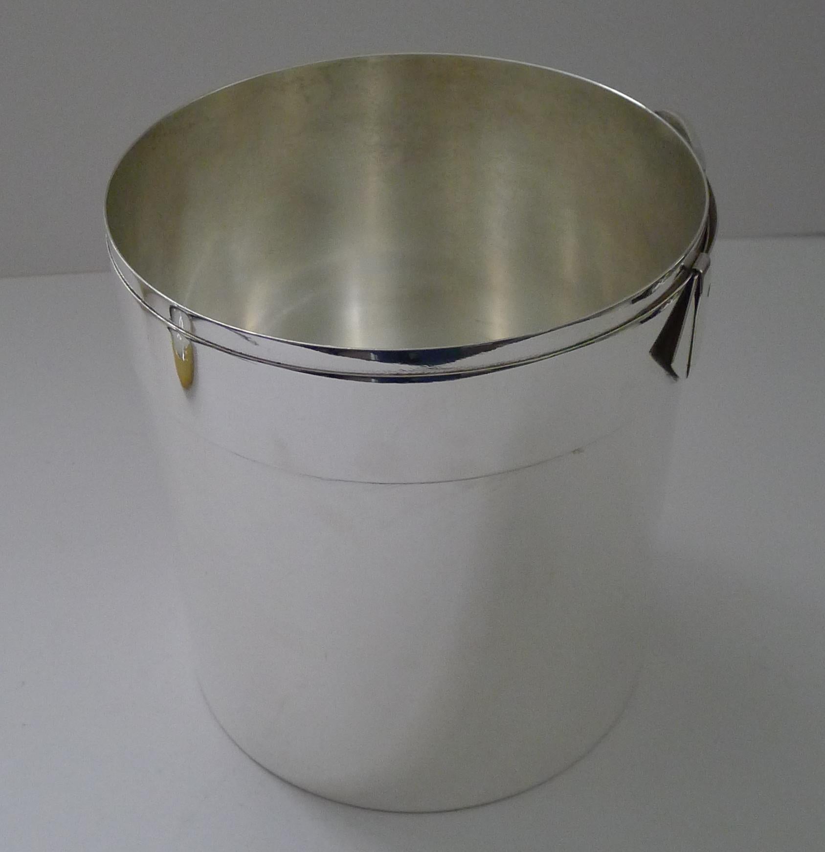 Vintage Gucci, Italia - Raro dispenser per vino / secchiello per champagne - Cintura e fibbia in vendita 4