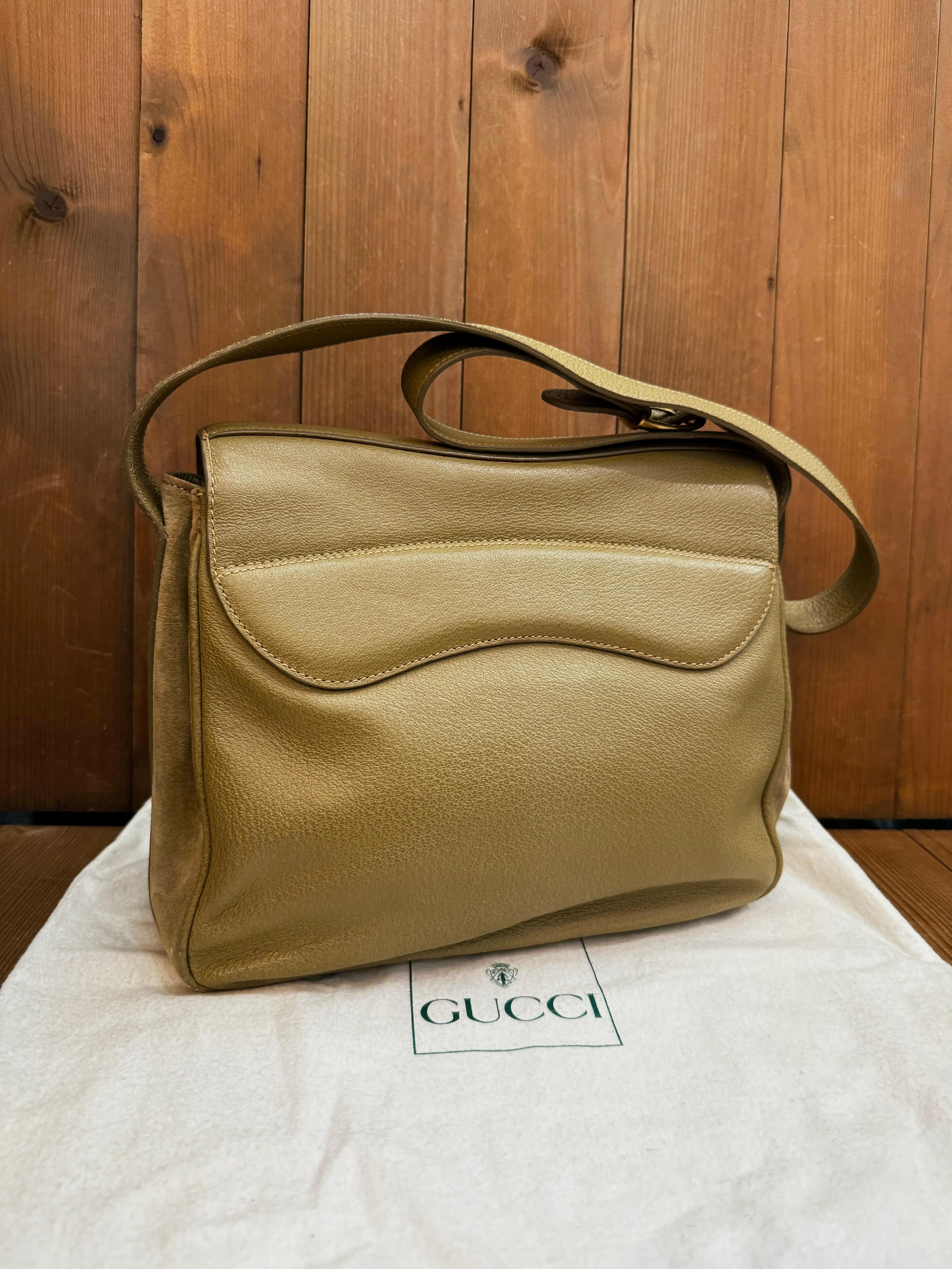 1990s Vintage GUCCI Khaki Nubuck Leather Saddle Camera Bag Unisex Mens In Fair Condition For Sale In Bangkok, TH