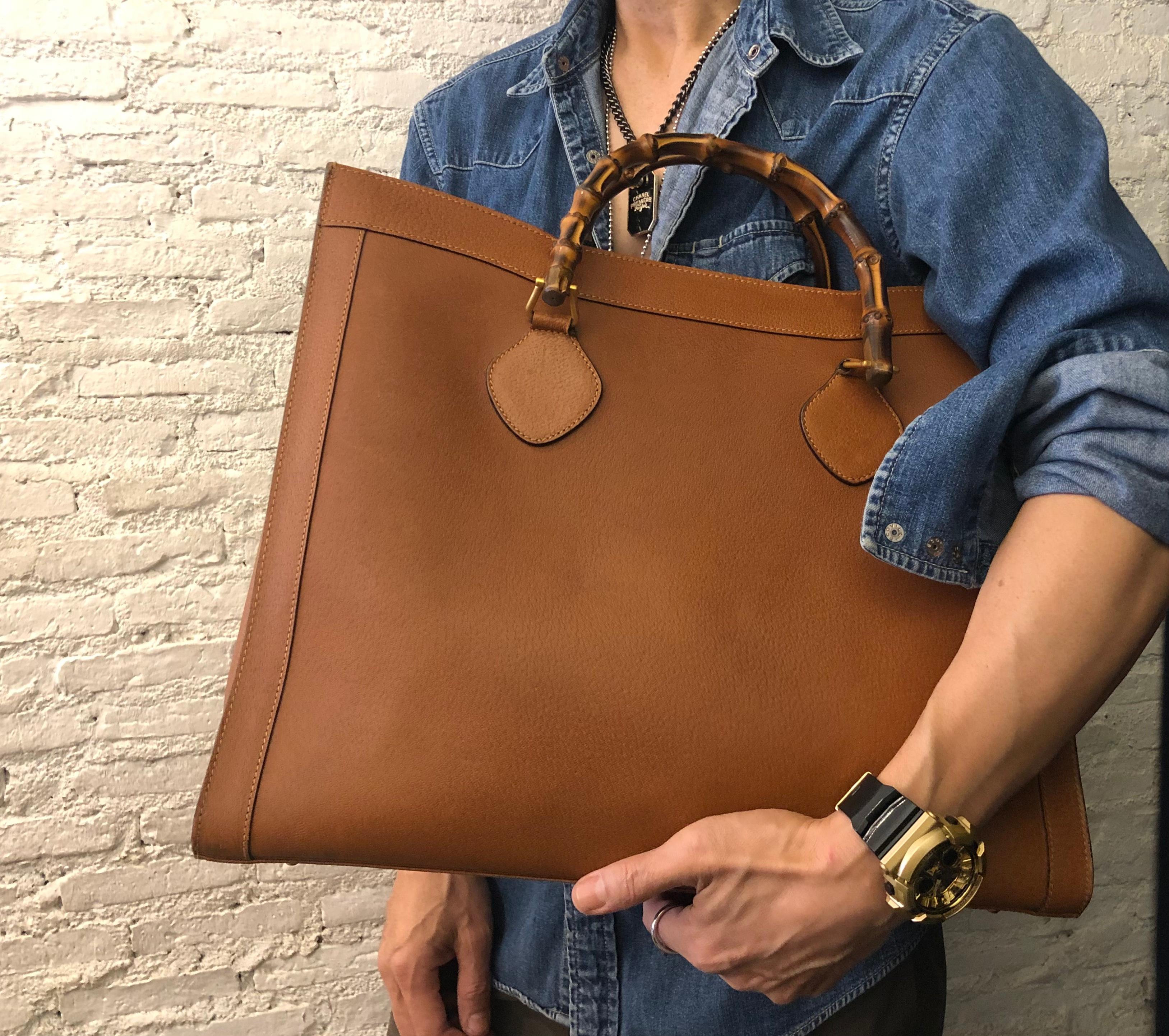 Women's or Men's Vintage GUCCI Large Diana Tote Bamboo Tote Bag Leather Brown Single Compartment