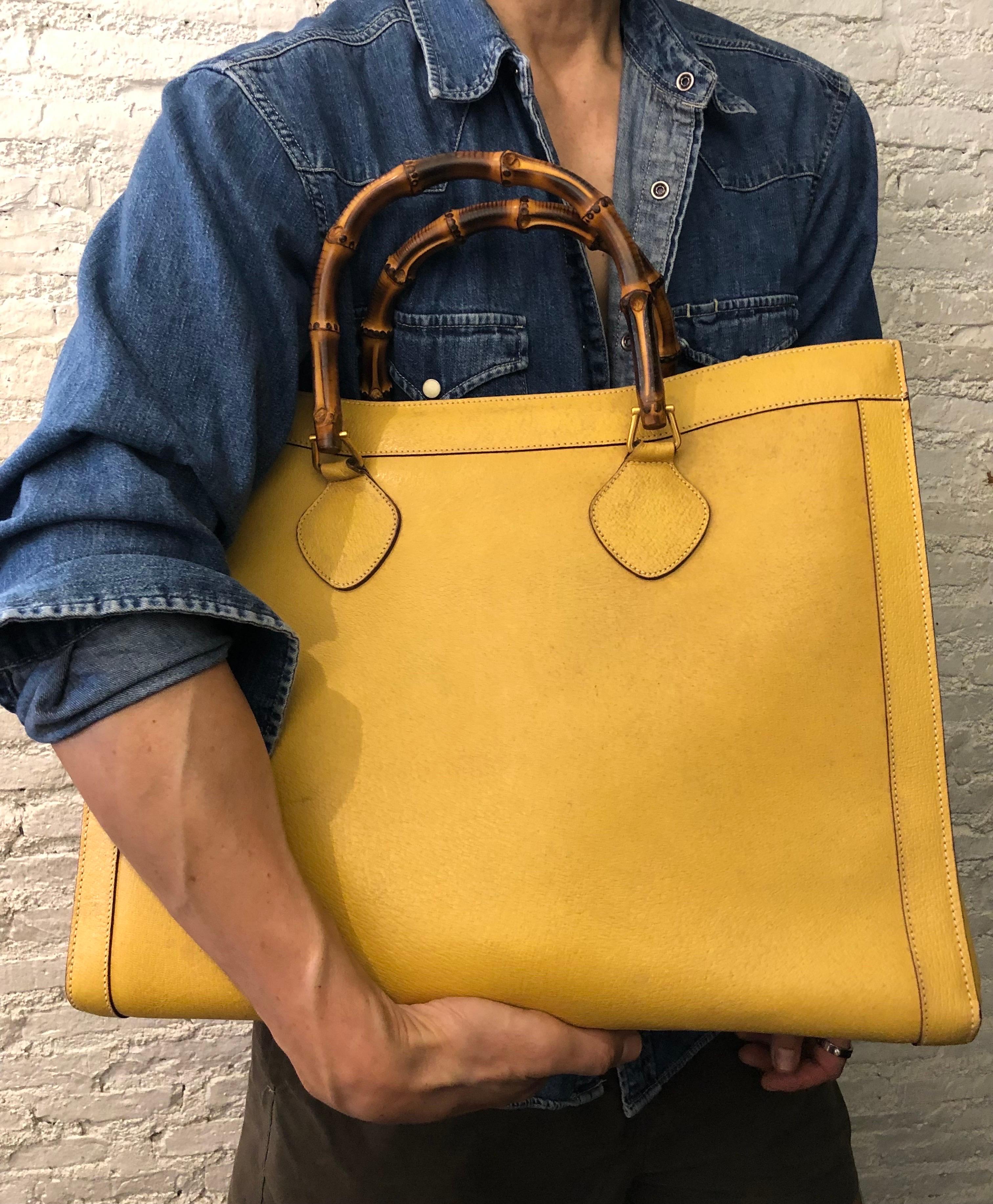 Vintage GUCCI Large Diana Tote Bamboo Tote Bag Leather Yellow Single Compartment In Fair Condition For Sale In Bangkok, TH