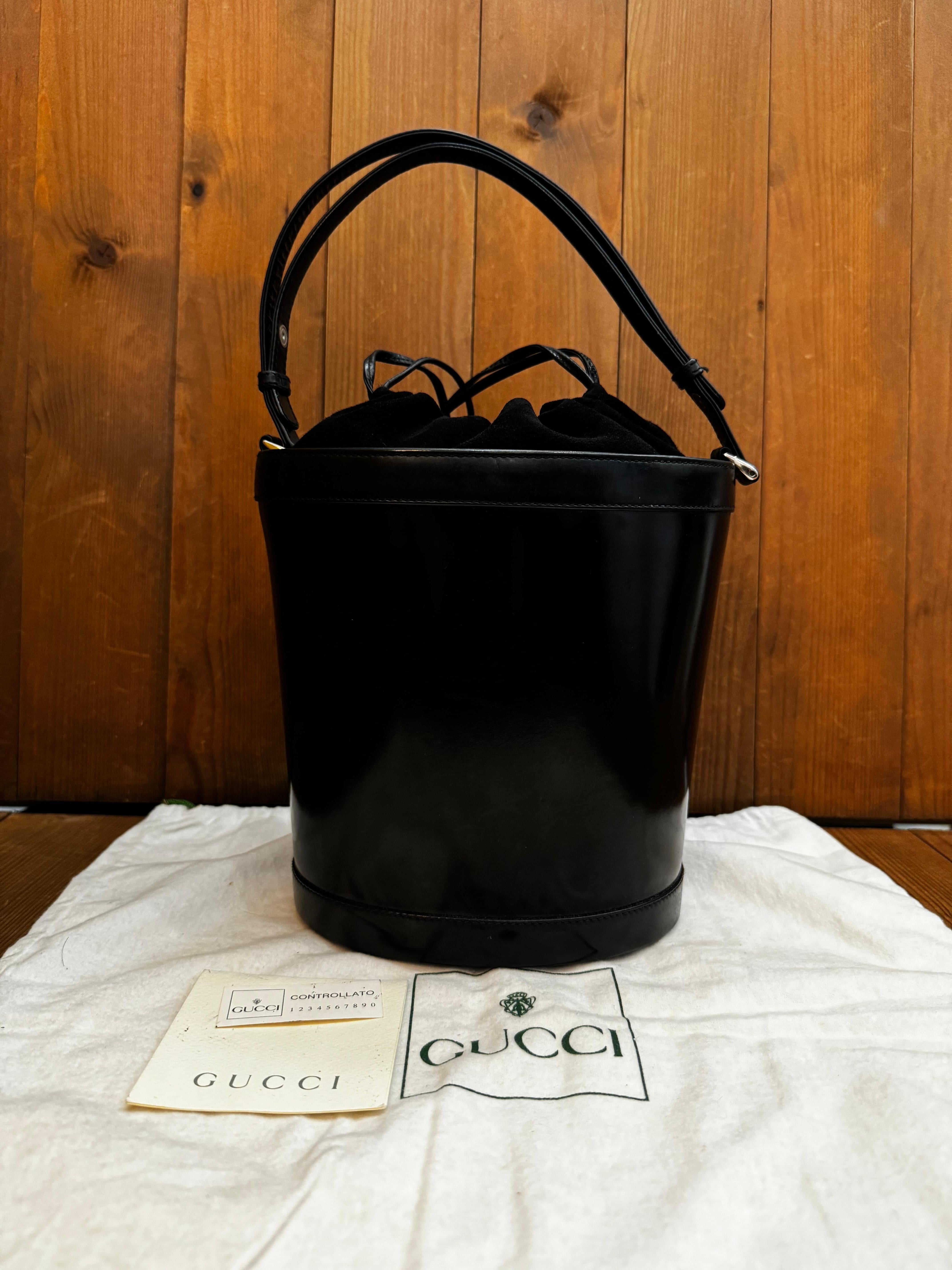 Vintage GUCCI Leather Bucket Shoulder Handbag Black In Good Condition For Sale In Bangkok, TH