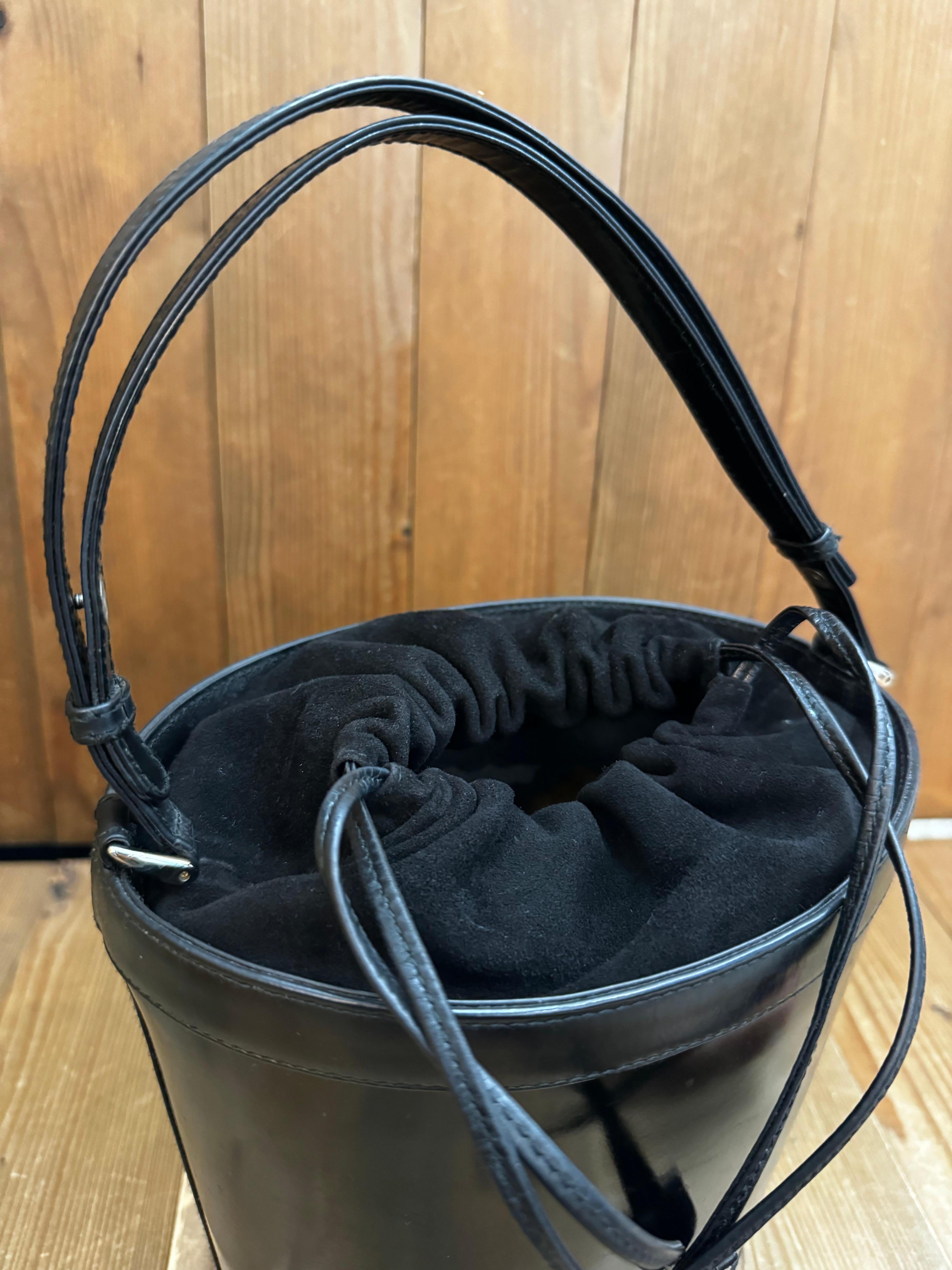 Vintage GUCCI Leather Bucket Shoulder Handbag Black en vente 4
