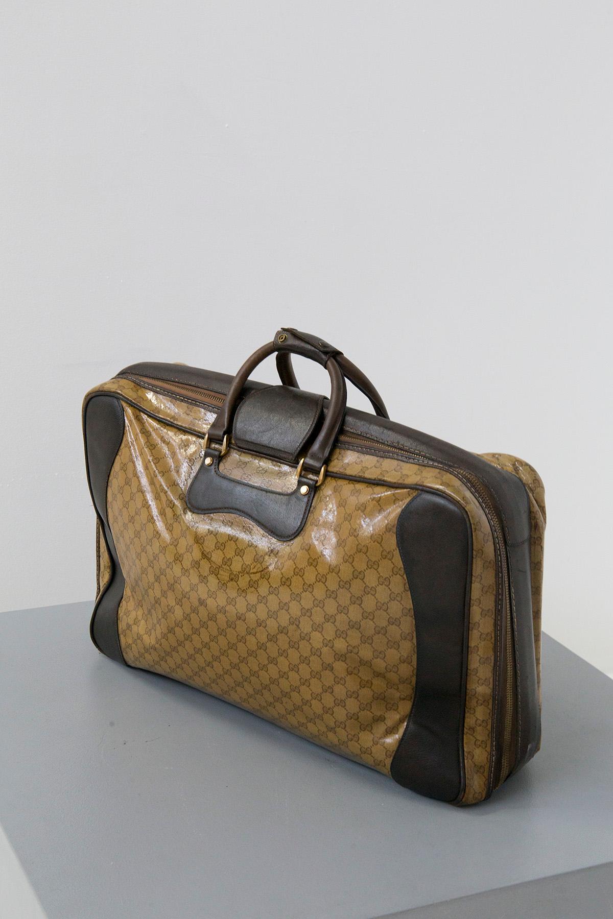 Brown Vintage Gucci leather travel bag or suitcase For Sale