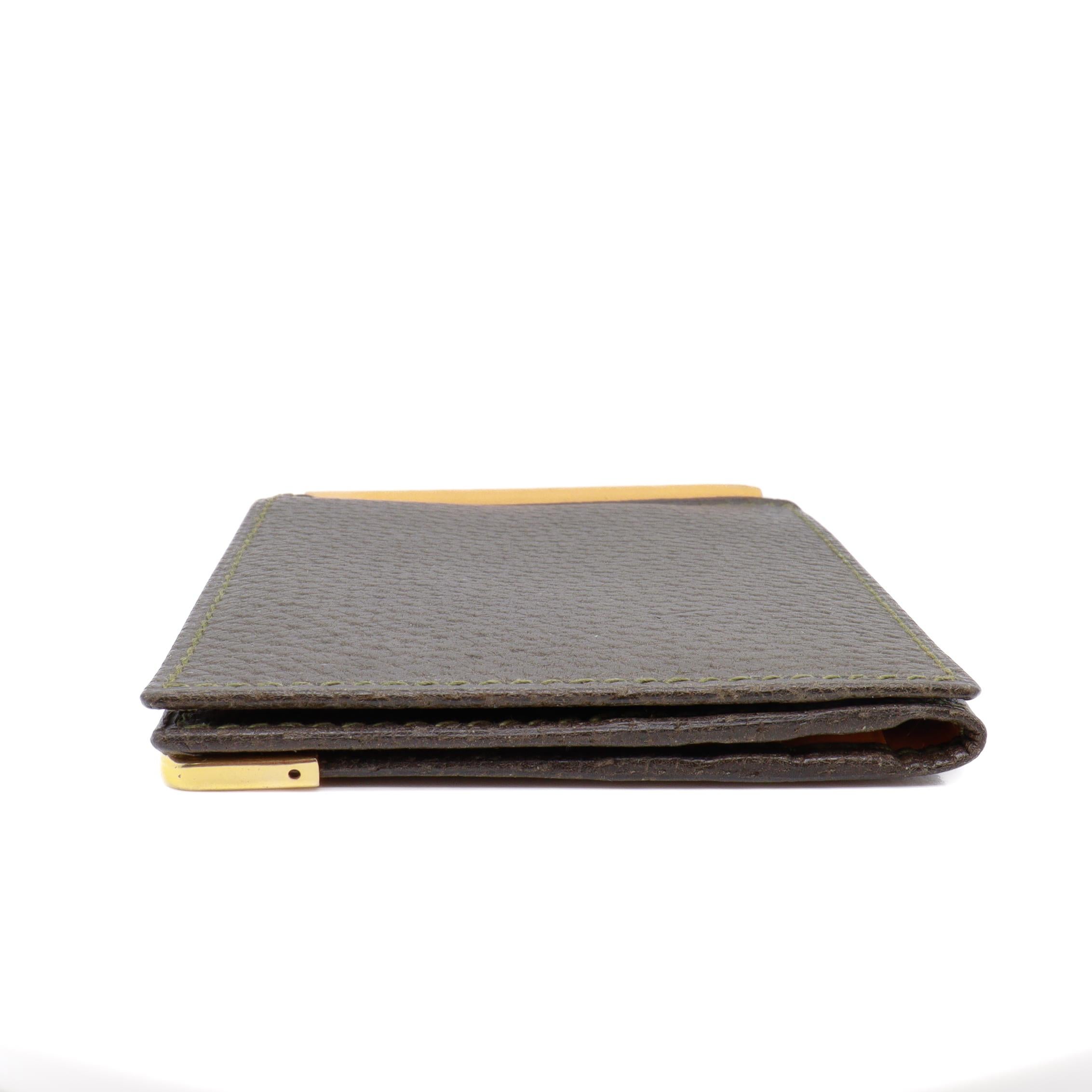 Vintage Gucci Leather Tri-Fold Wallet with Money Clip en vente 9