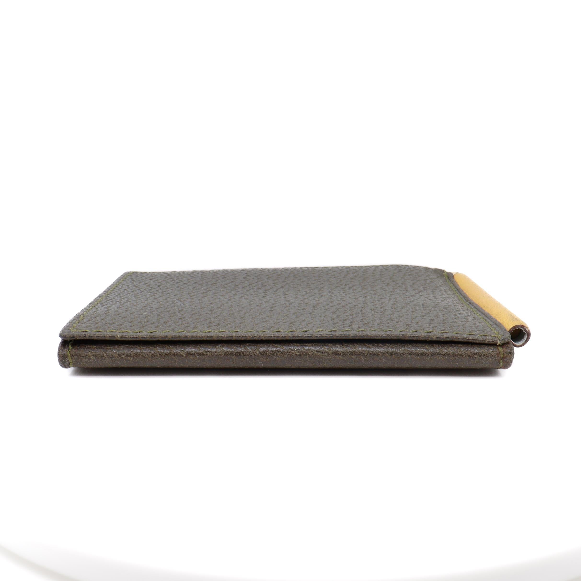 Vintage Gucci Leather Tri-Fold Wallet with Money Clip en vente 10