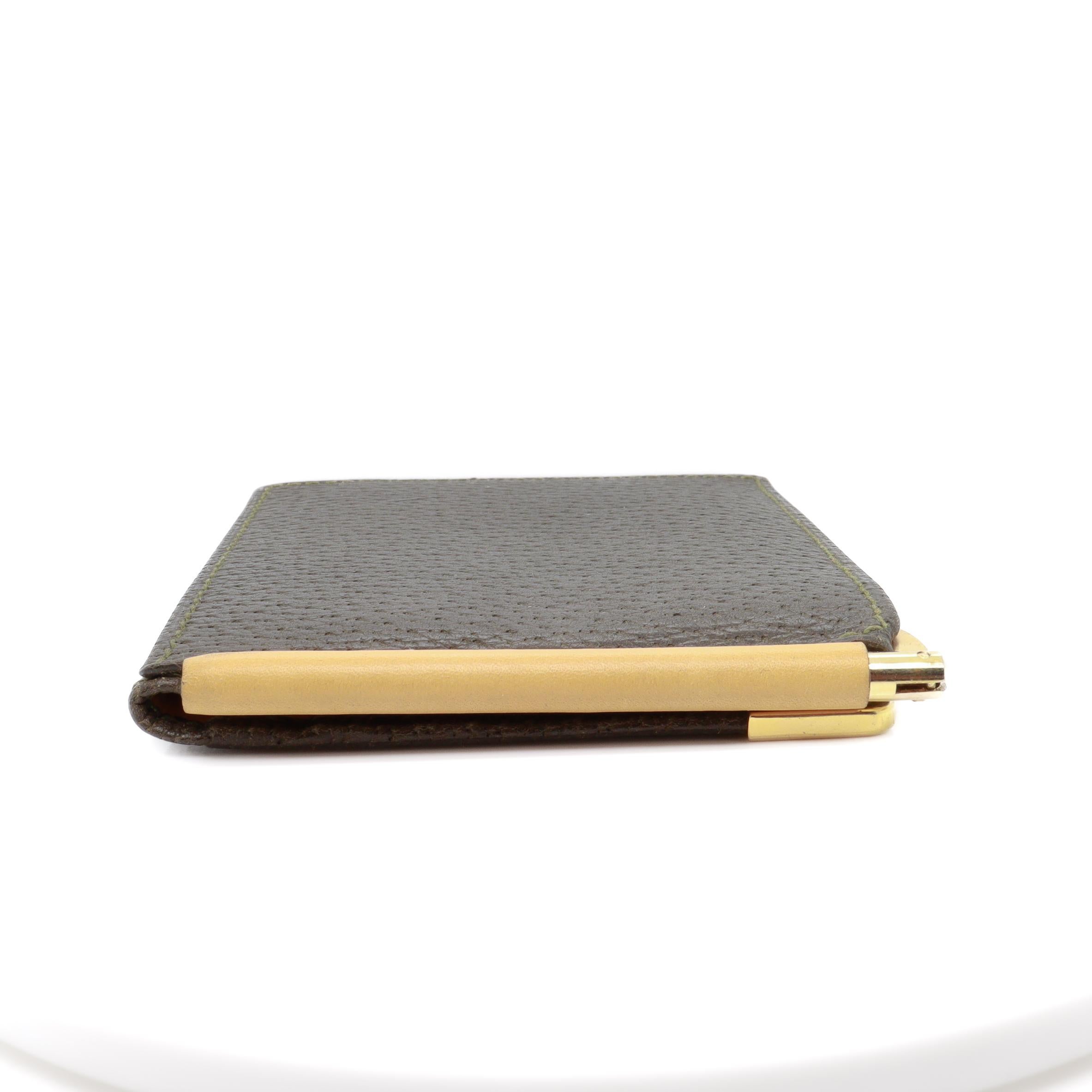 Vintage Gucci Leather Tri-Fold Wallet with Money Clip en vente 11