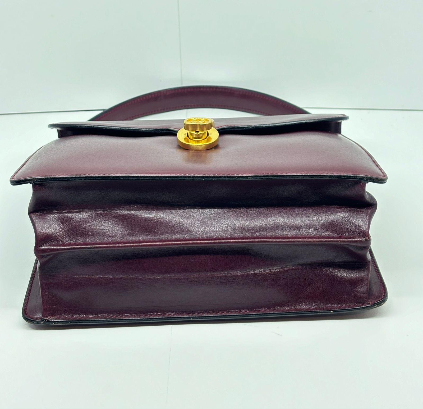 Women's Vintage Gucci Maroon Smooth Leather Top Handle Turn-Lock Bag For Sale
