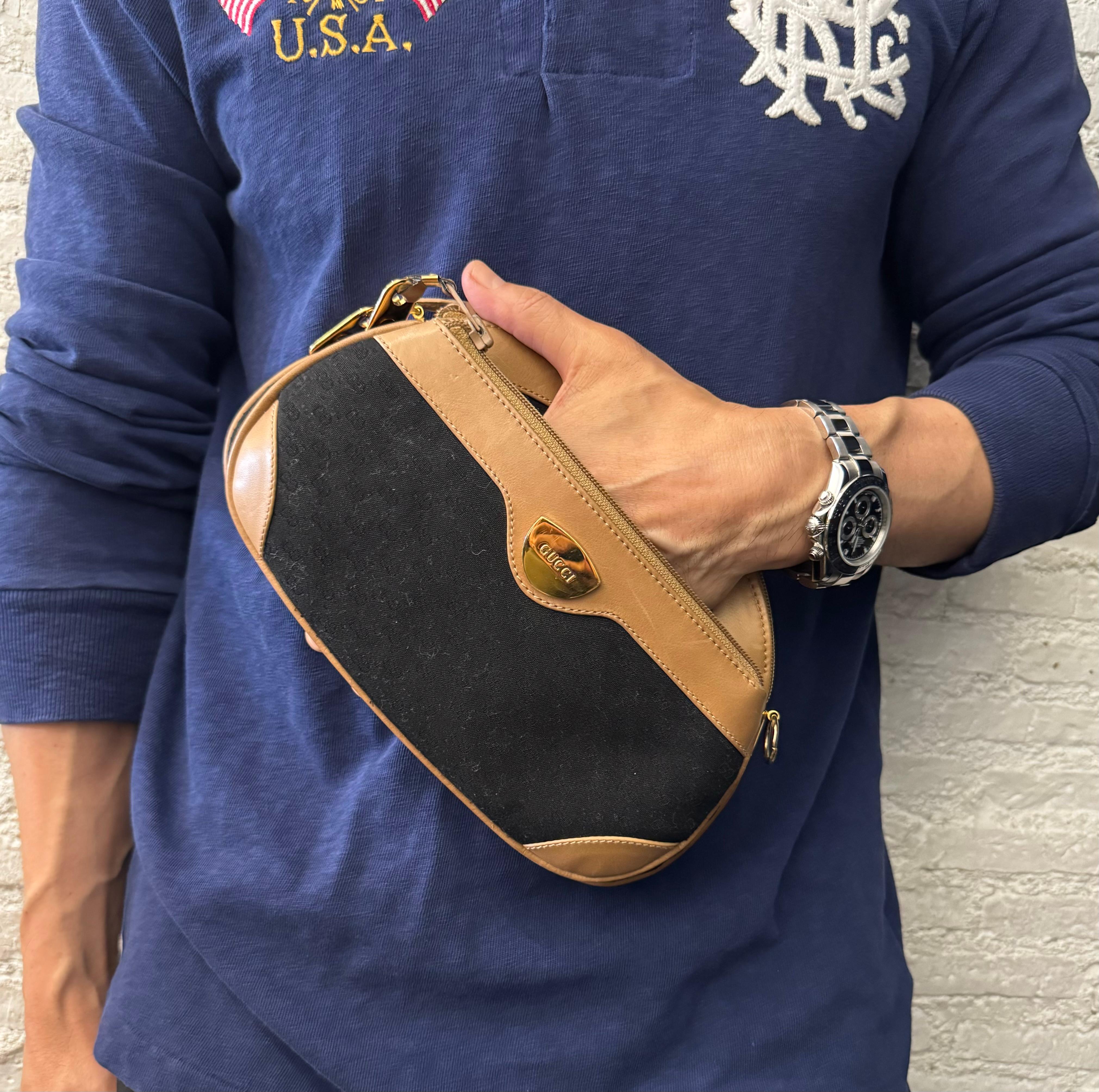 Women's or Men's 1970s Vintage GUCCI Micro GG Jacquard Two-Way Clutch Crossbody Bag Black Beige For Sale