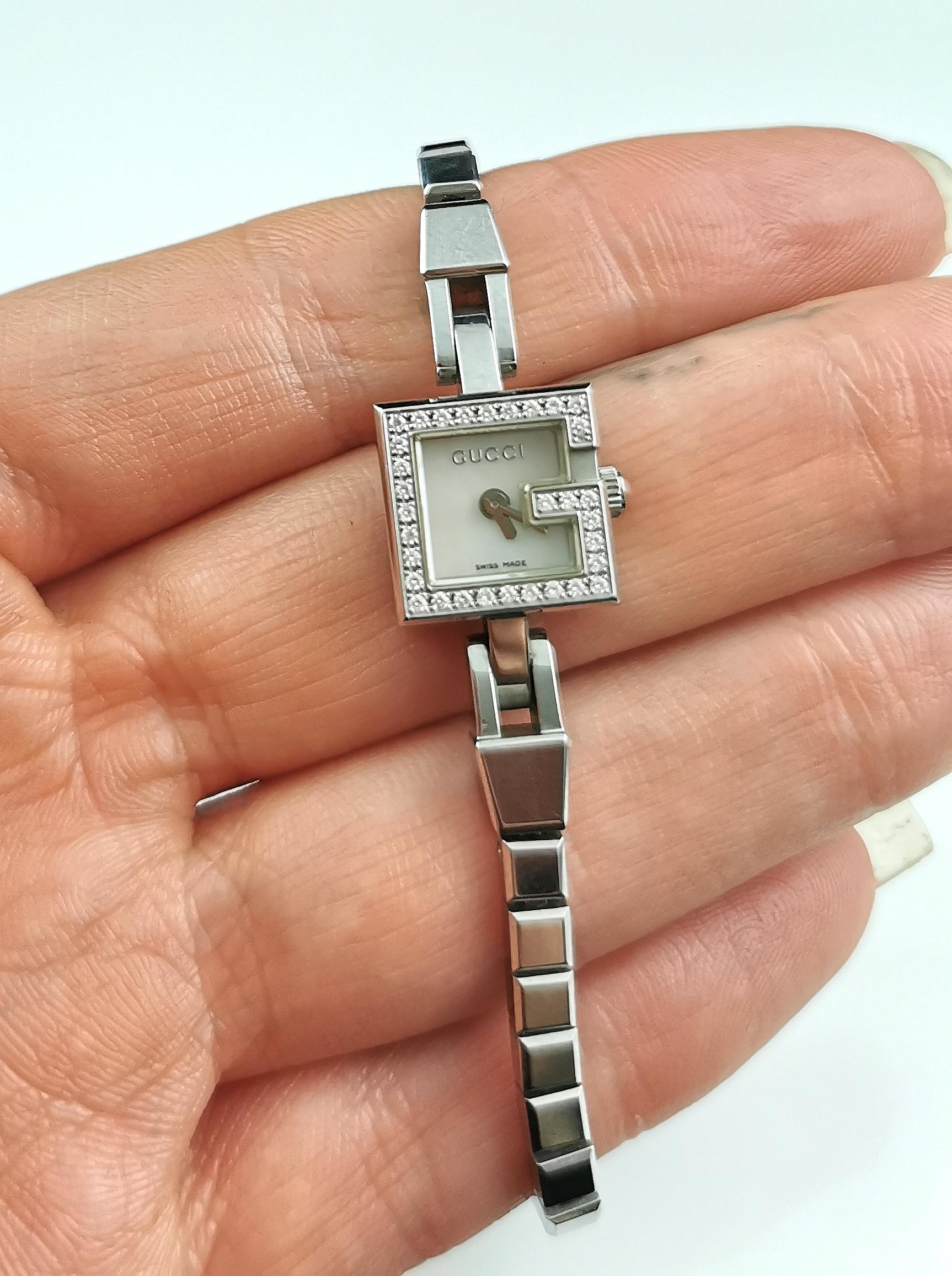 Gucci Mini G Damen-Diamant-Armbanduhr, Armbanduhr, Vintage  im Zustand „Gut“ in NEWARK, GB