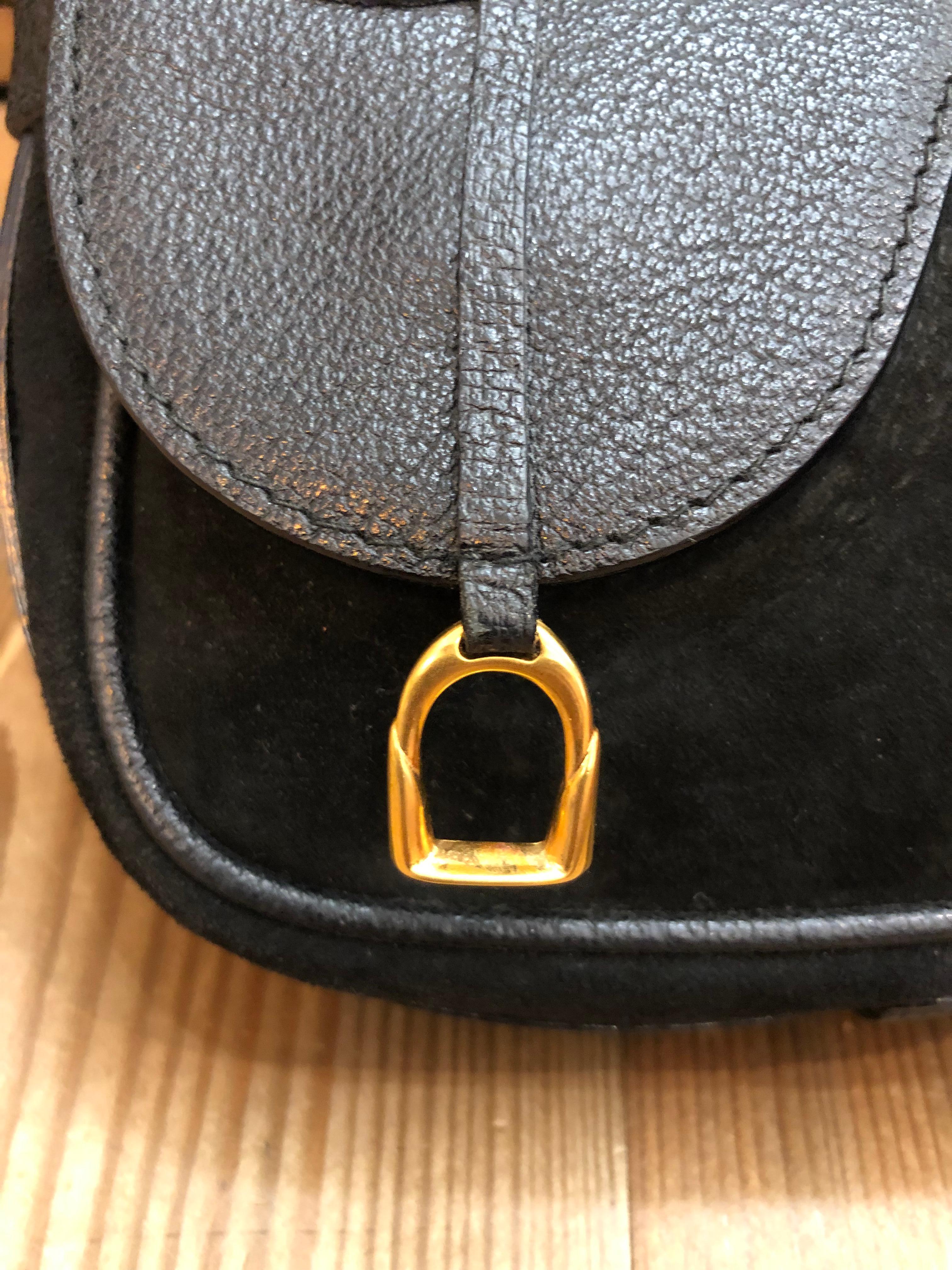 1990s Vintage GUCCI Mini Nubuck Leather Two-Way Saddle Crossbody Belt Bag Black  In Excellent Condition In Bangkok, TH
